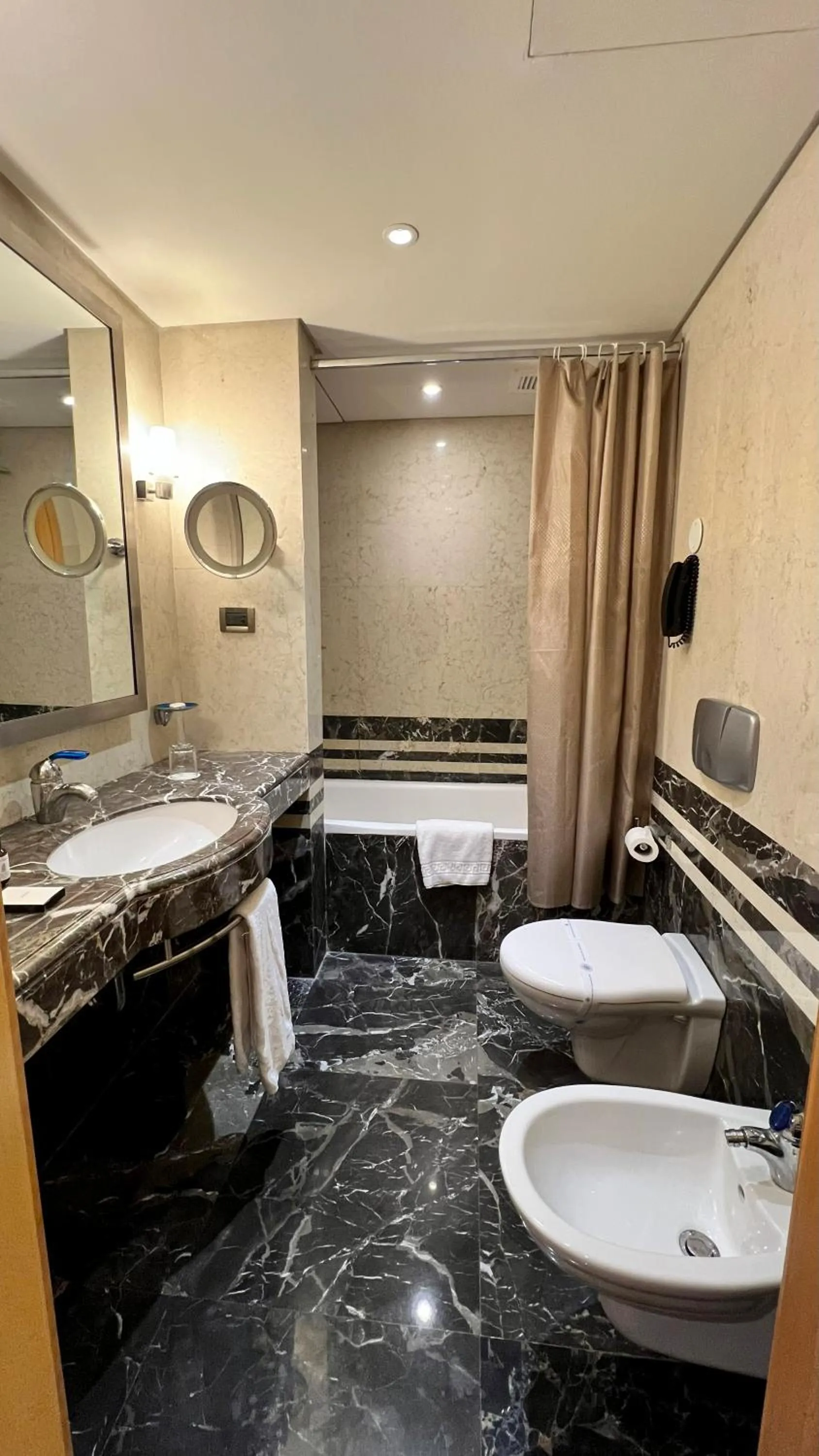 Shower in Coral Beach Hotel And Resort Beirut