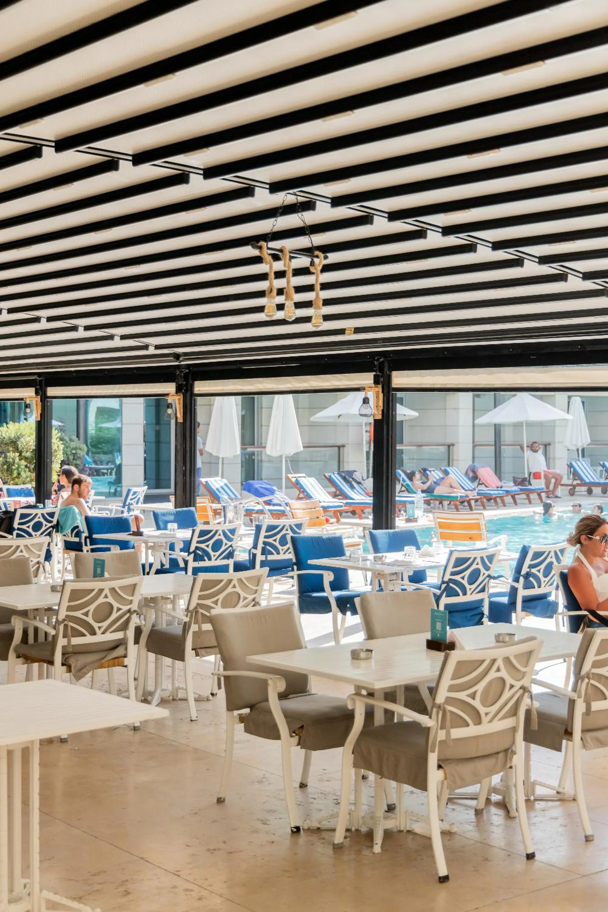 Restaurant/places to eat in Coral Beach Hotel And Resort Beirut