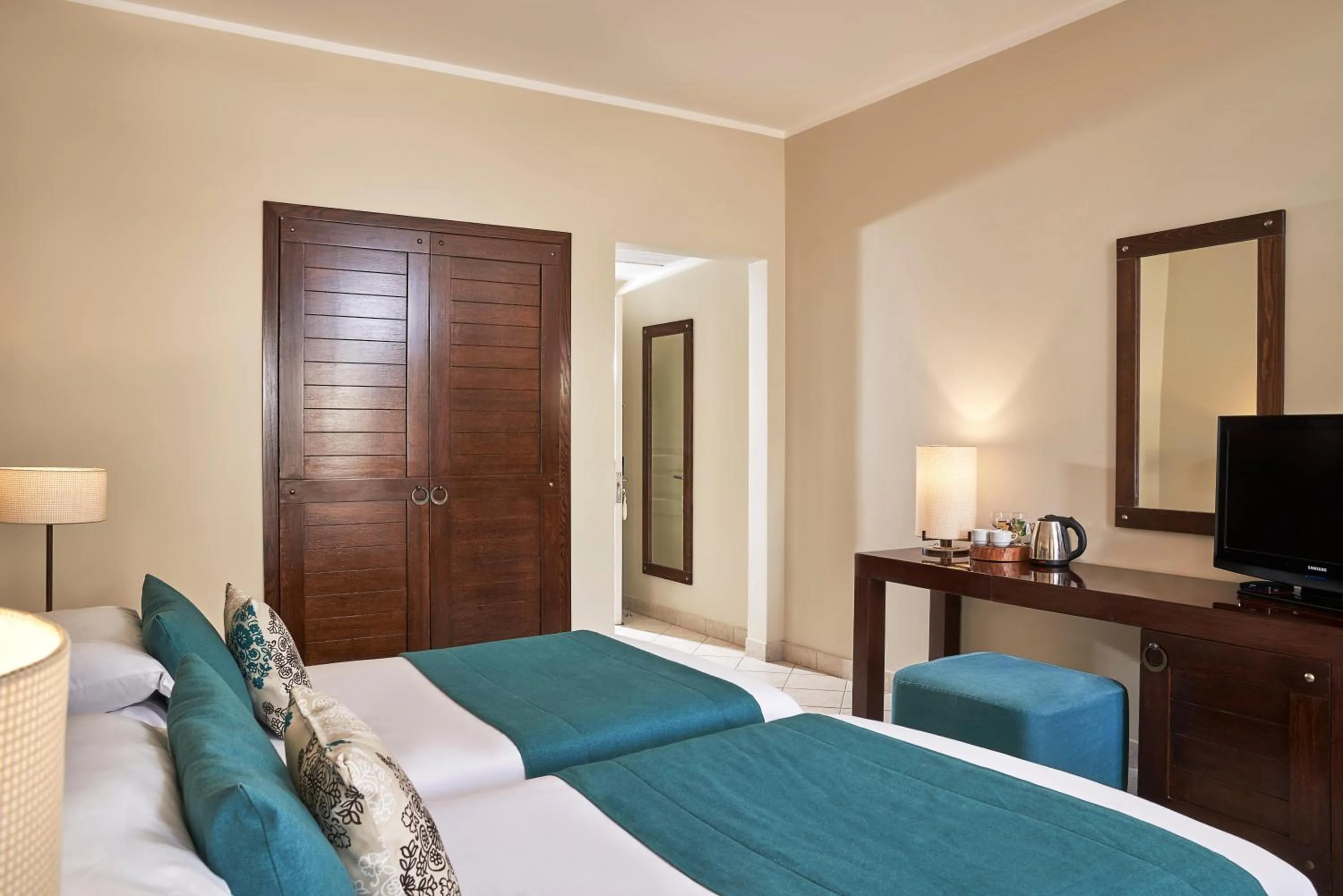 Photo of the whole room, Bed in Mosaique Hotel El Gouna