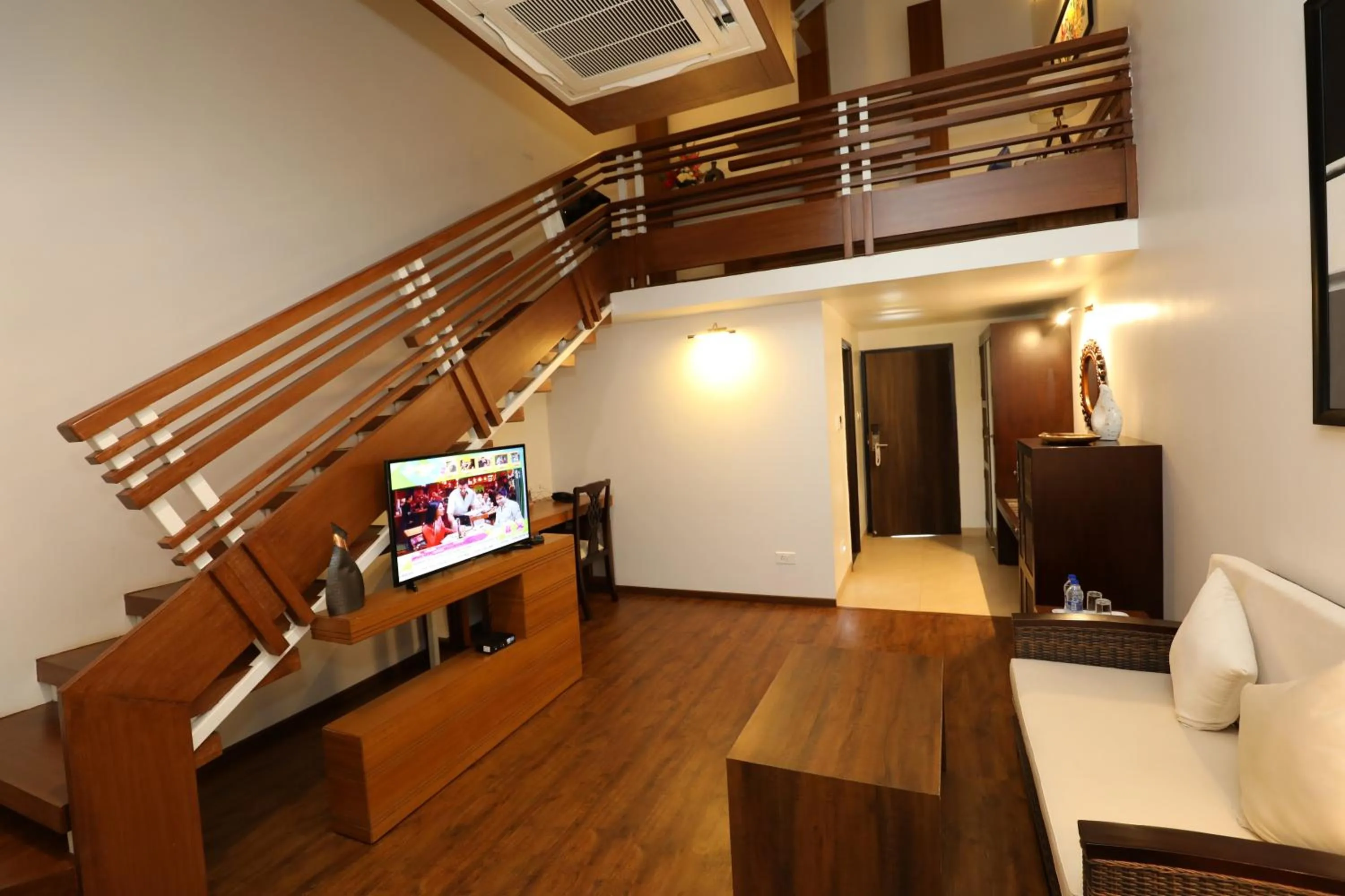 Living room in The Ocean Pearl Resort And Spa