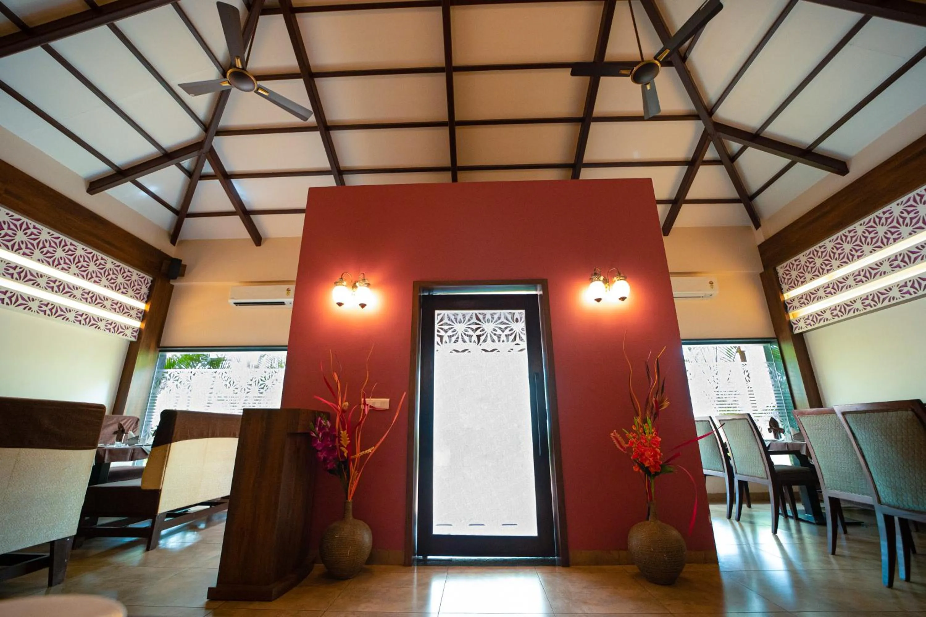 Restaurant/places to eat in The Ocean Pearl Resort And Spa