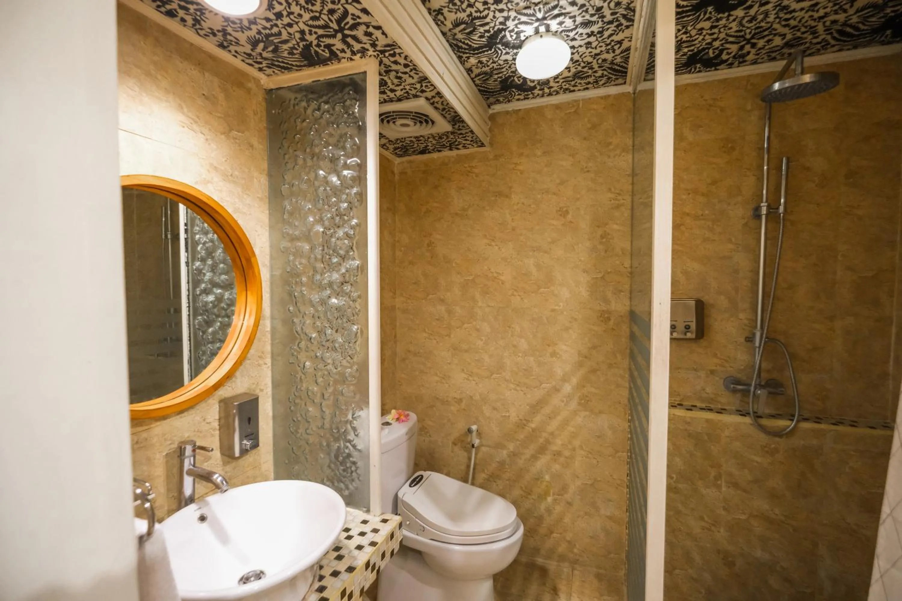 Toilet in Peneeda View Beach Hotel