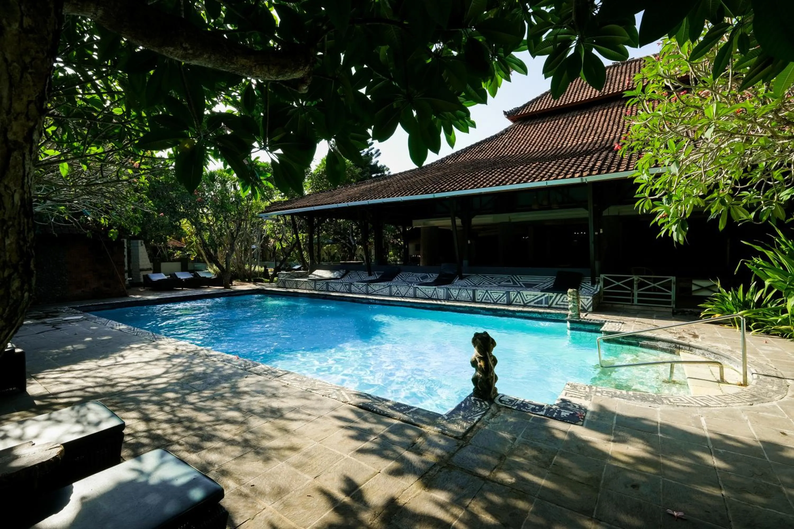 Swimming pool in Peneeda View Beach Hotel