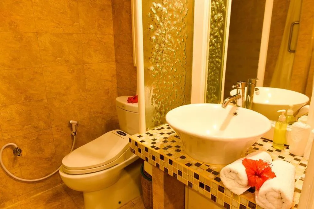 Toilet in Peneeda View Beach Hotel