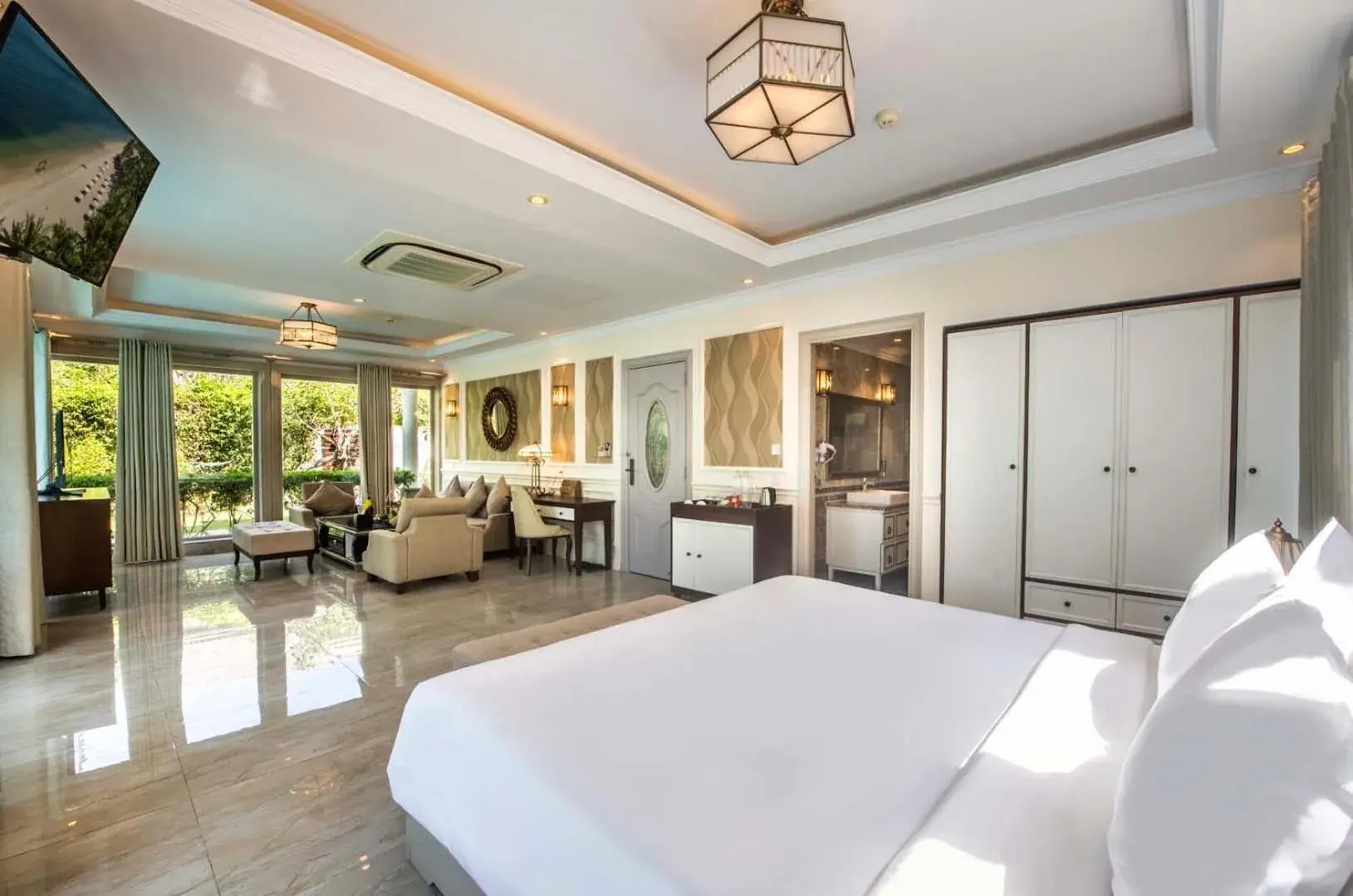 Executive Suite Seaview in Hon Tam Resort Executive Suite Seaview in Hon Tam Resort