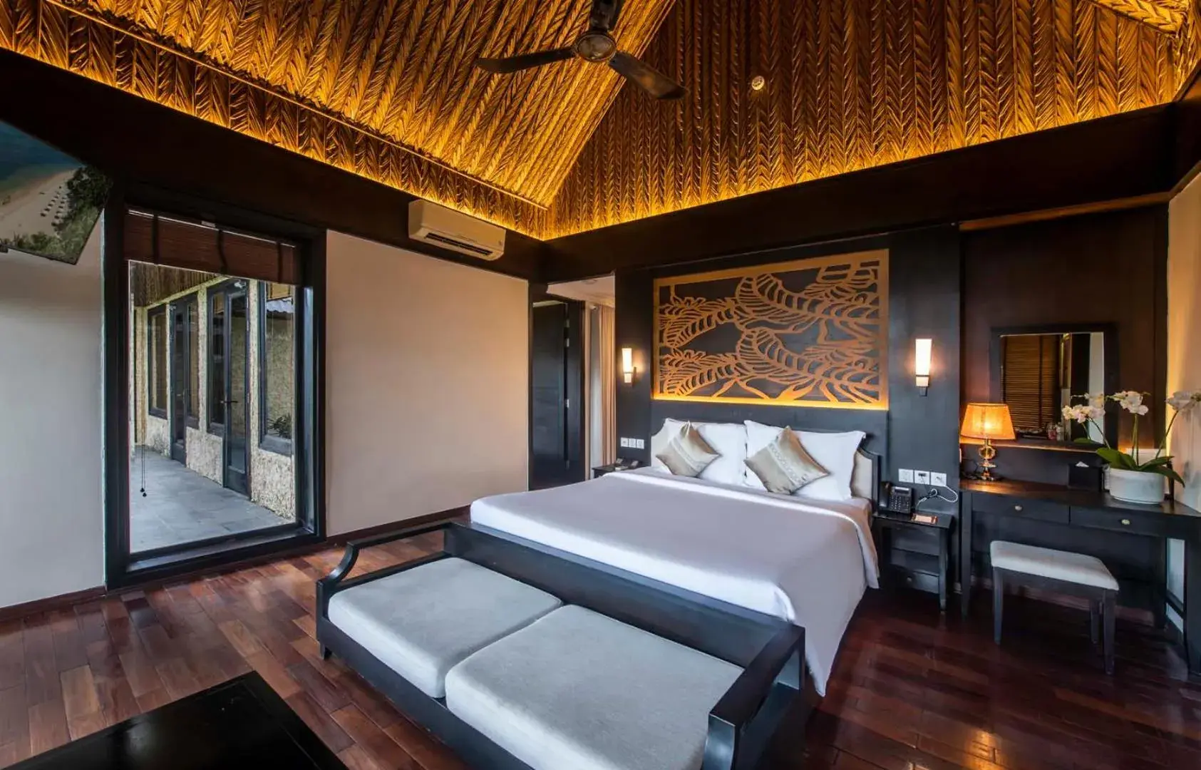 Deluxe Bungalow Seaview King in Hon Tam Resort Deluxe Bungalow Seaview King in Hon Tam Resort