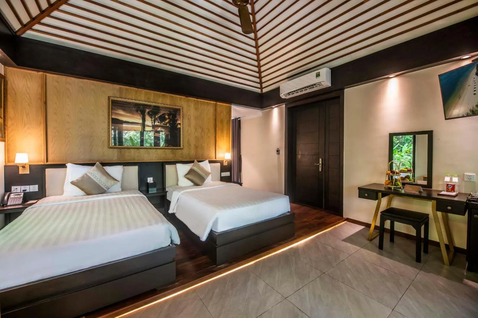 Bed in Hon Tam Resort