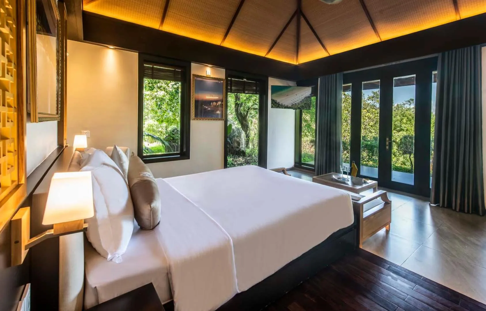 View (from property/room), Bed in Hon Tam Resort