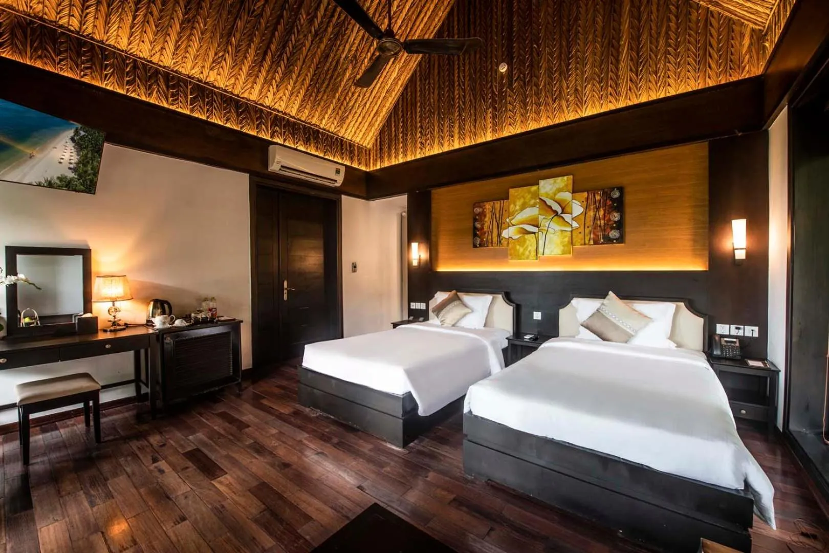 Bed in Hon Tam Resort