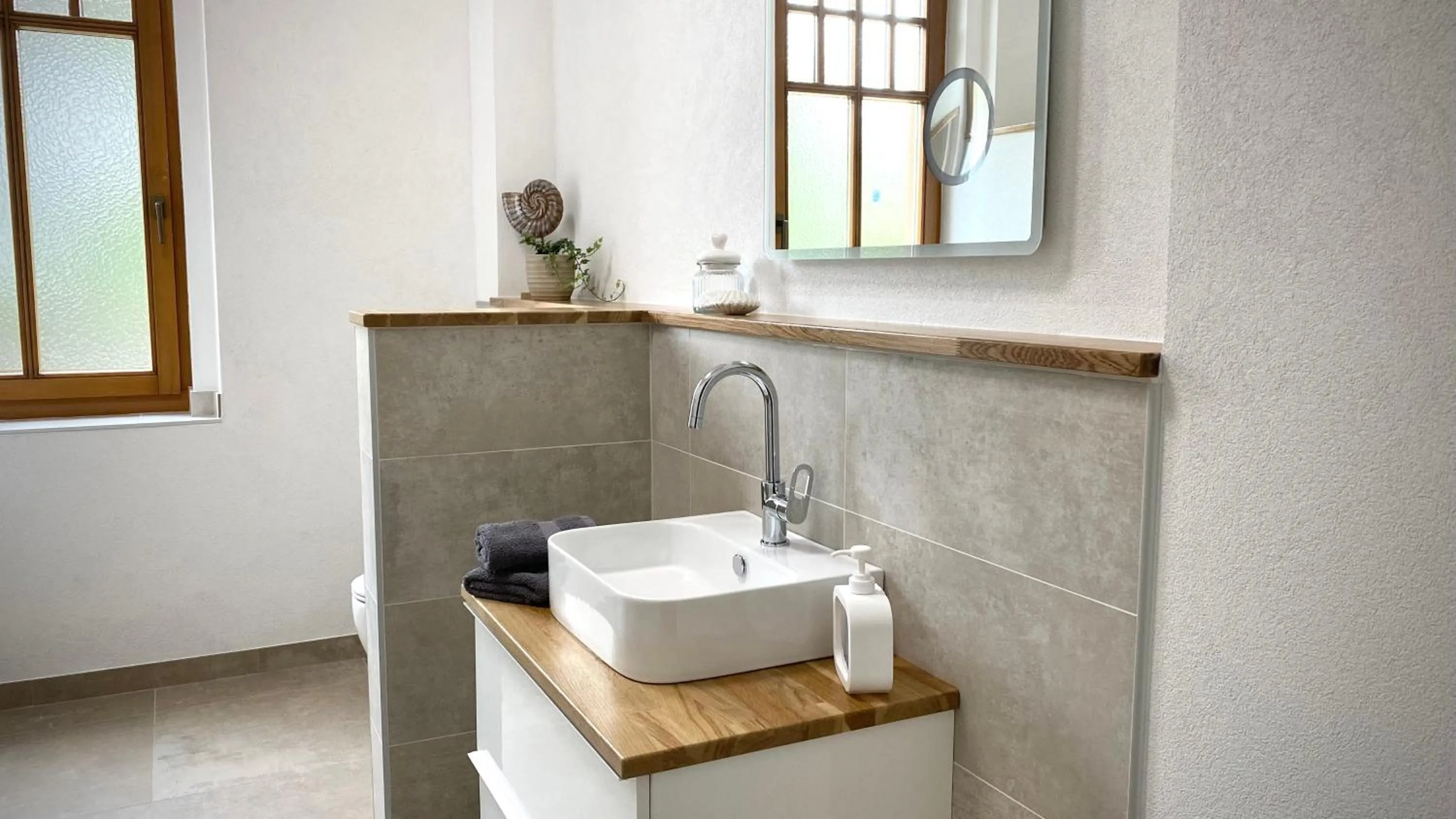 Bathroom in Apartment im Grünen