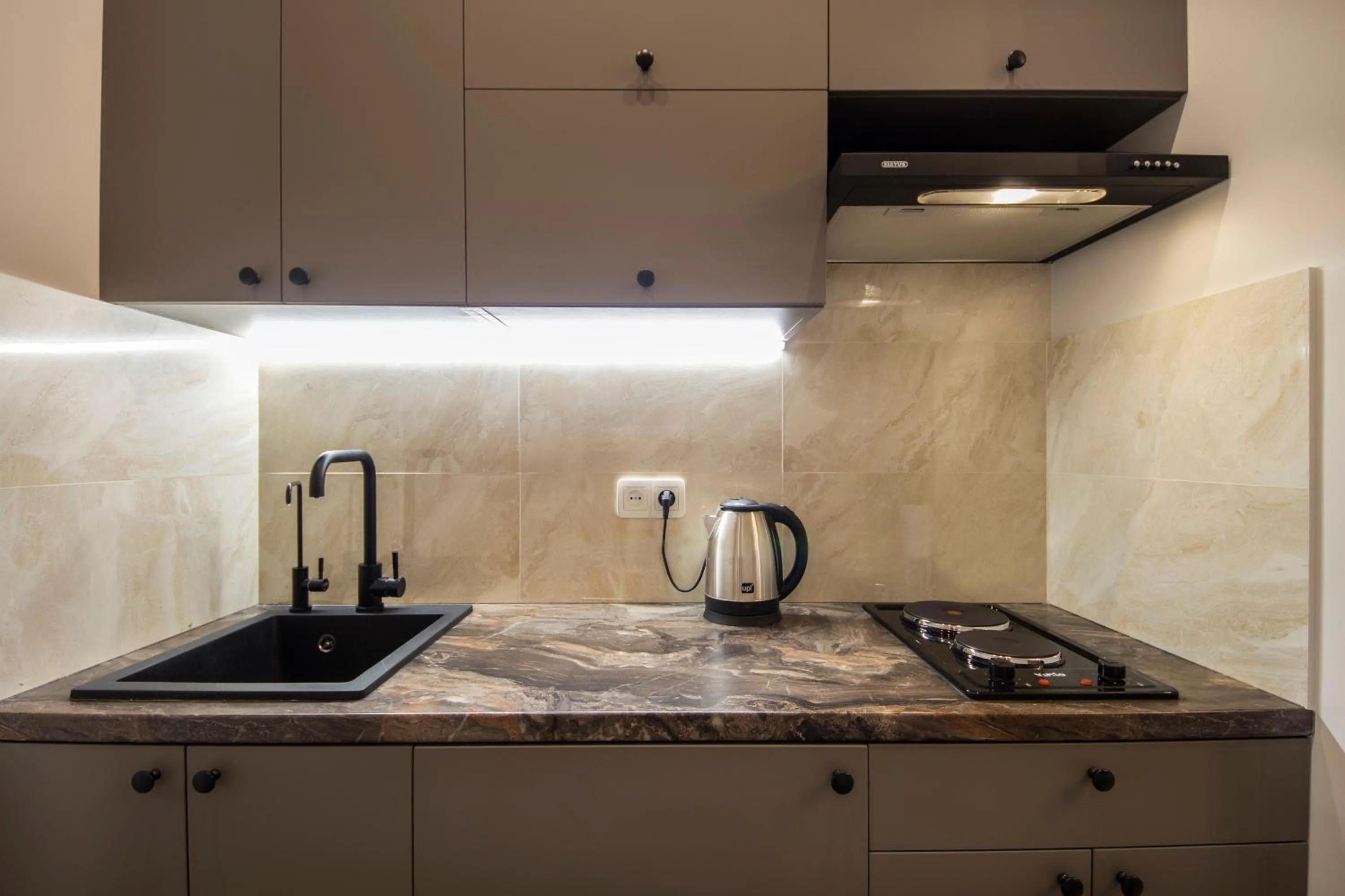 Kitchen or kitchenette in Central Dayflat Apartments