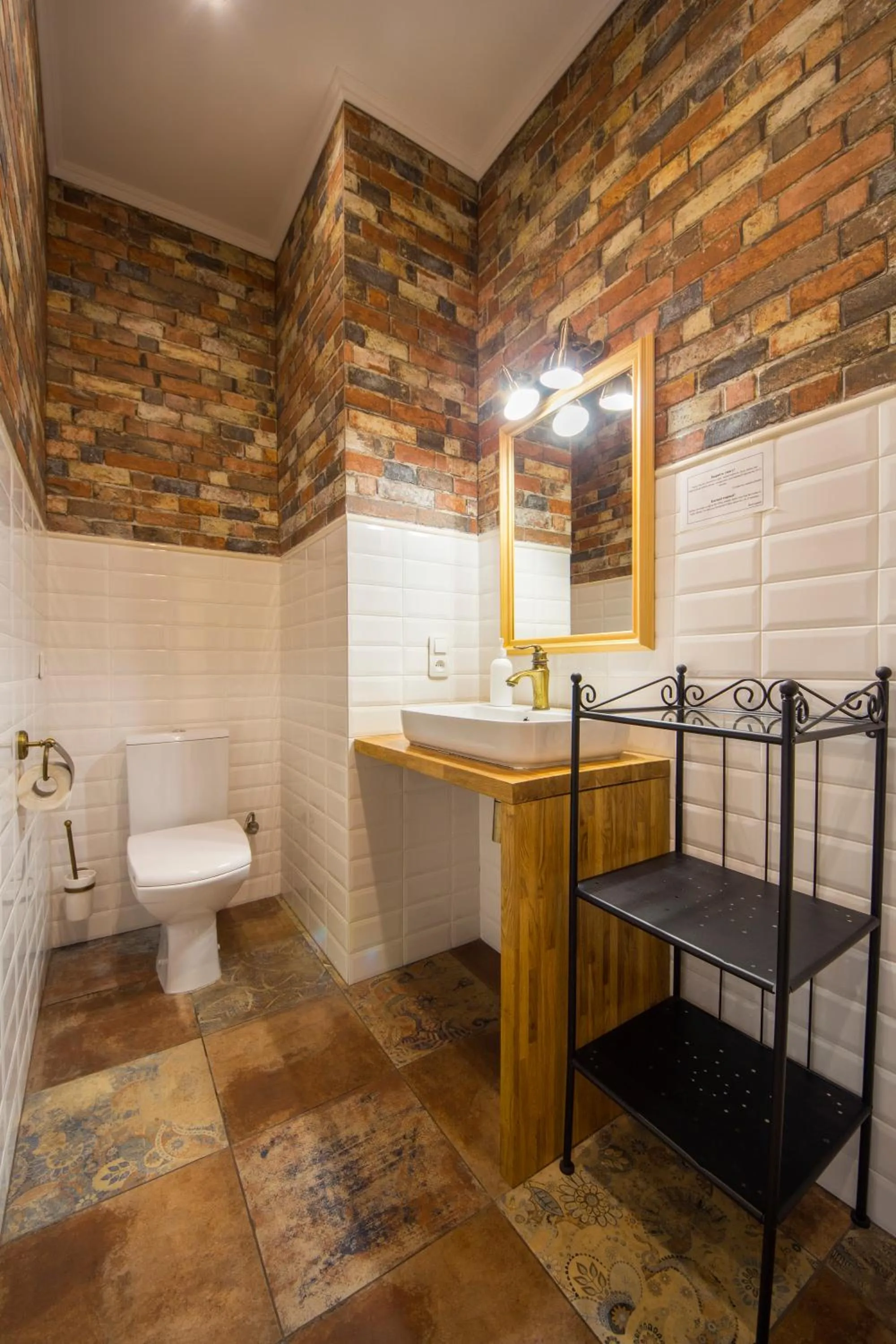 Toilet in Central Dayflat Apartments