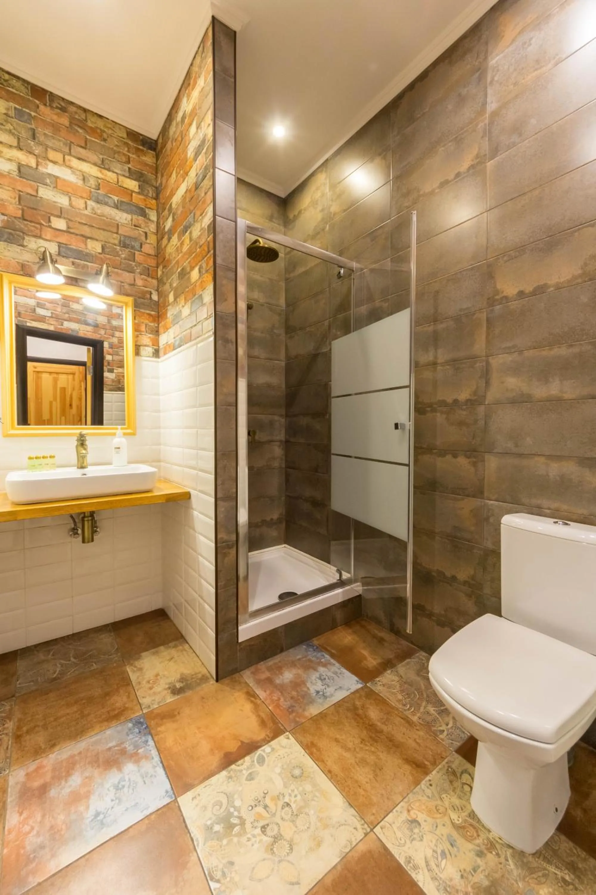 Shower in Central Dayflat Apartments