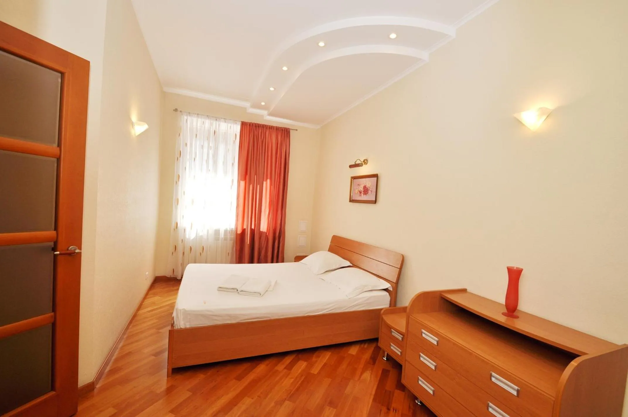 Bedroom, Bed in Central Dayflat Apartments