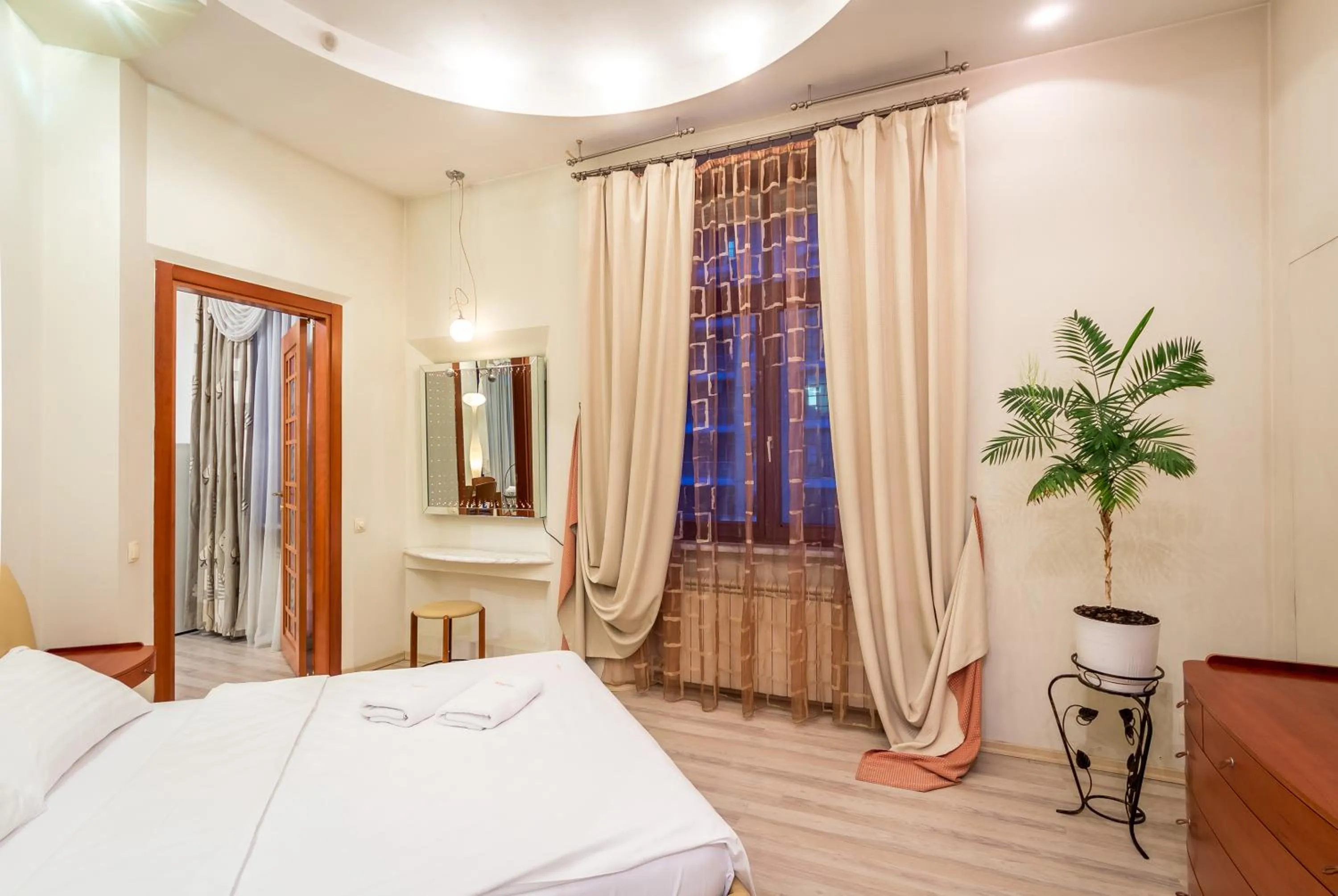 Bedroom, Bed in Central Dayflat Apartments