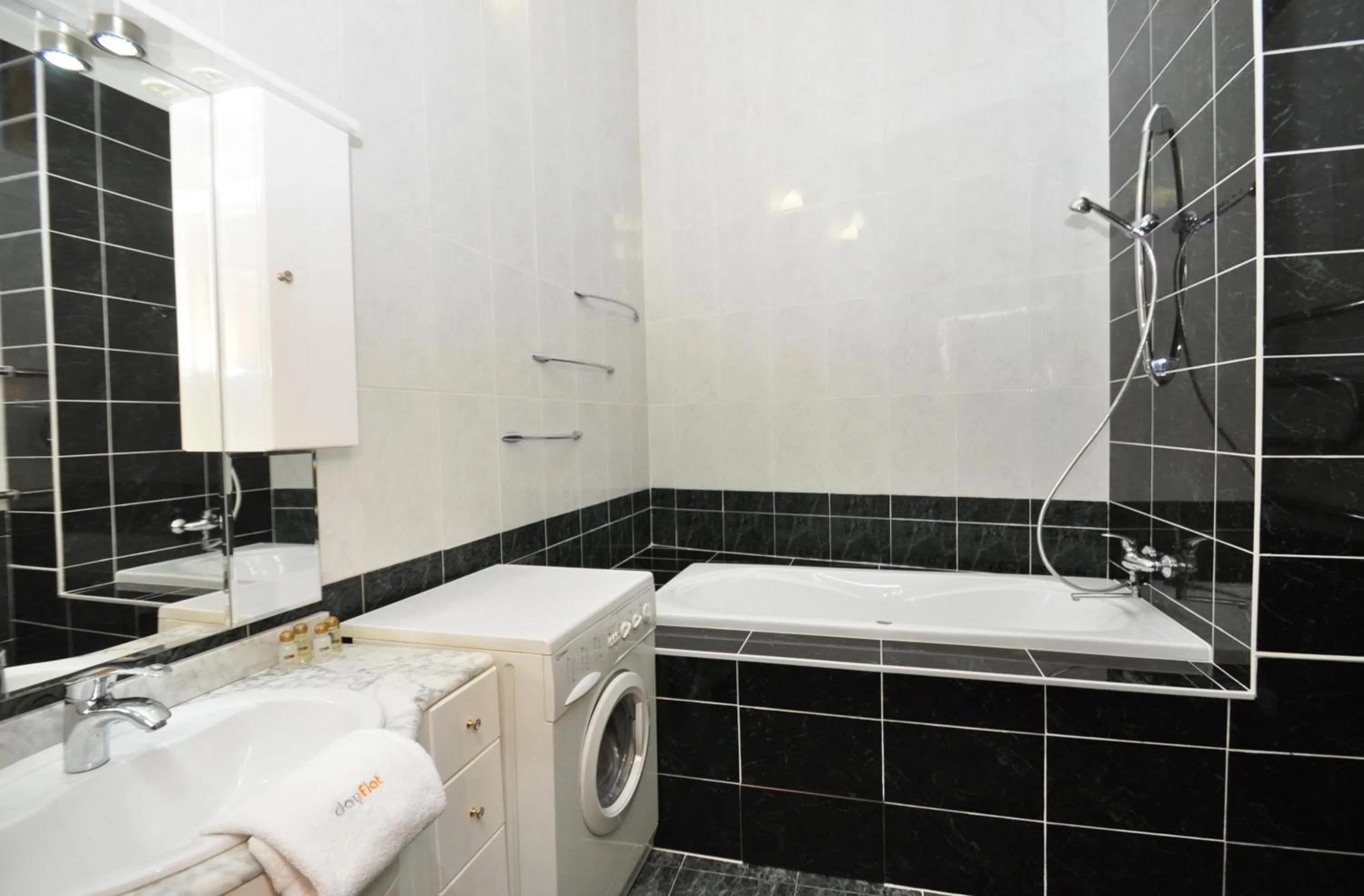 Shower in Central Dayflat Apartments