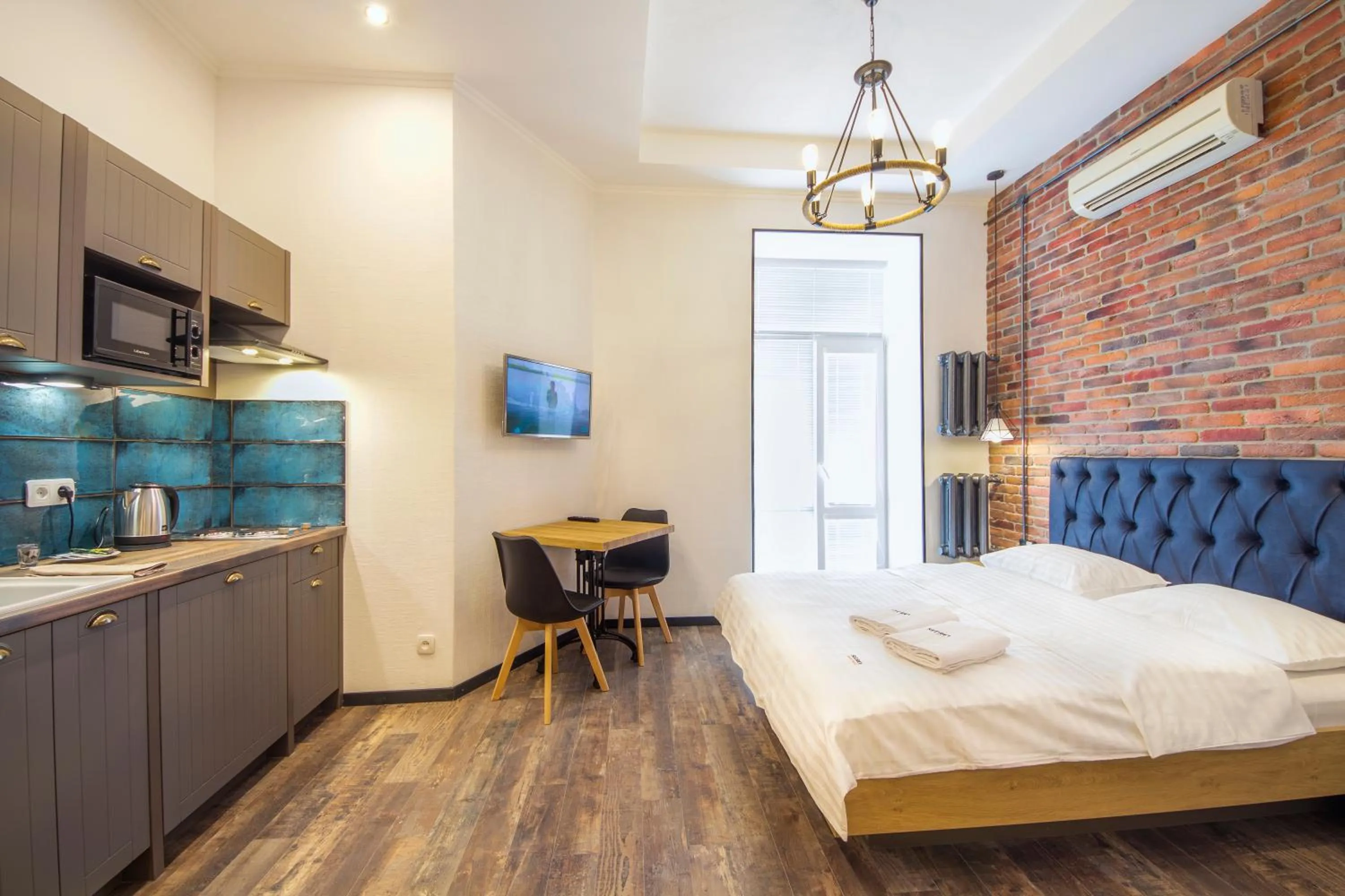 Balcony/Terrace, Bed in Central Dayflat Apartments