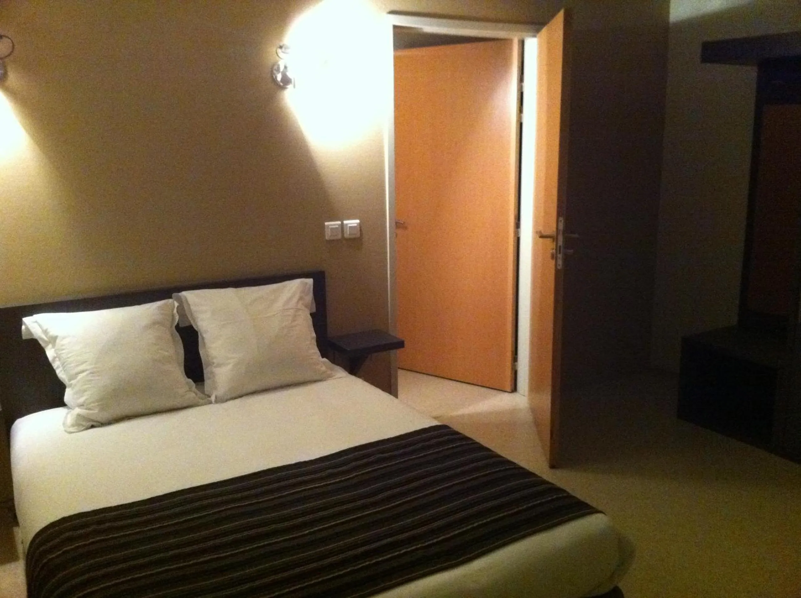 Photo of the whole room, Bed in Fasthôtel Le Râle Des Genêts - Un hôtel FH Collection