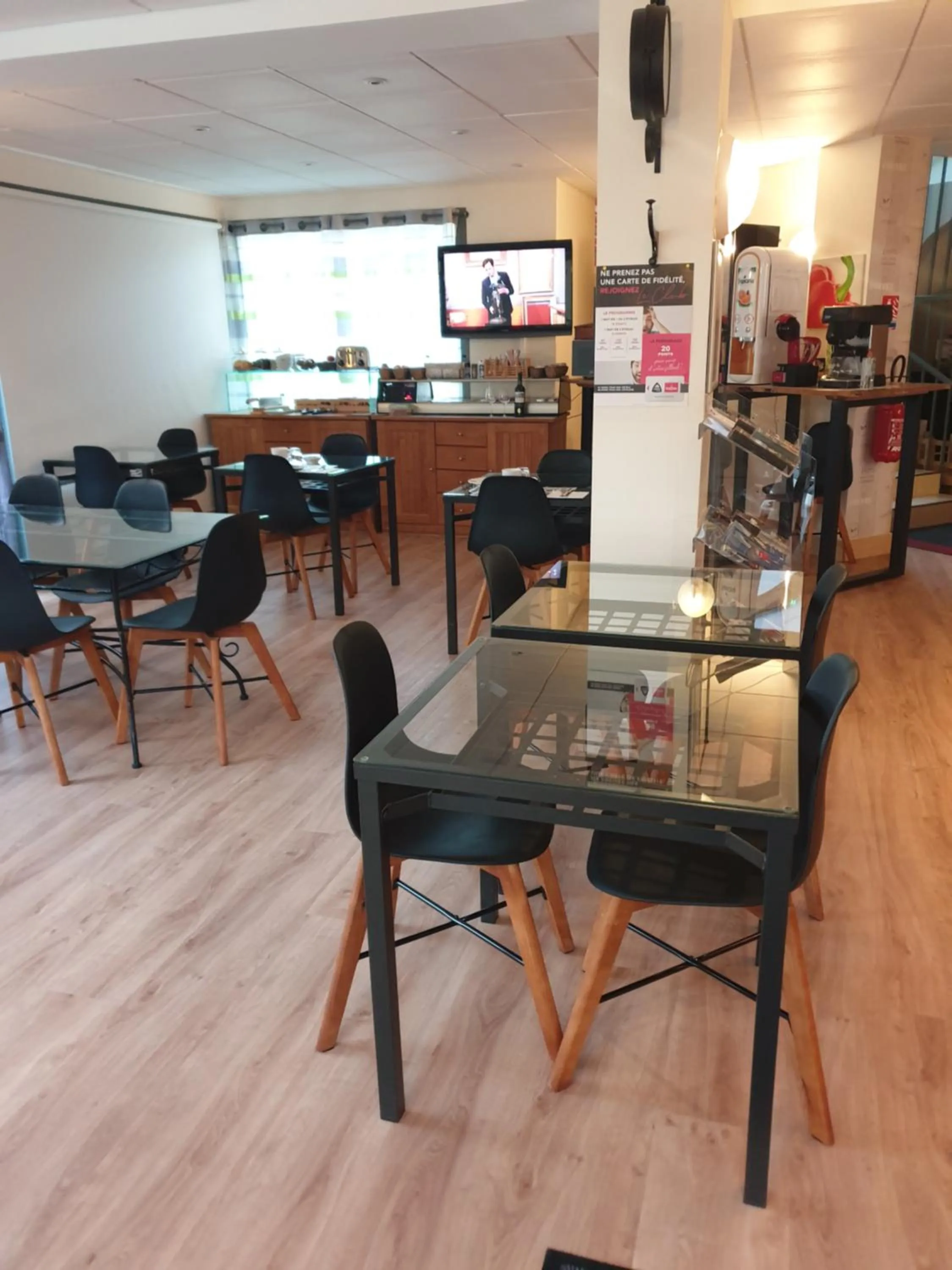 Breakfast in Fasthôtel Le Râle Des Genêts - Un hôtel FH Collection