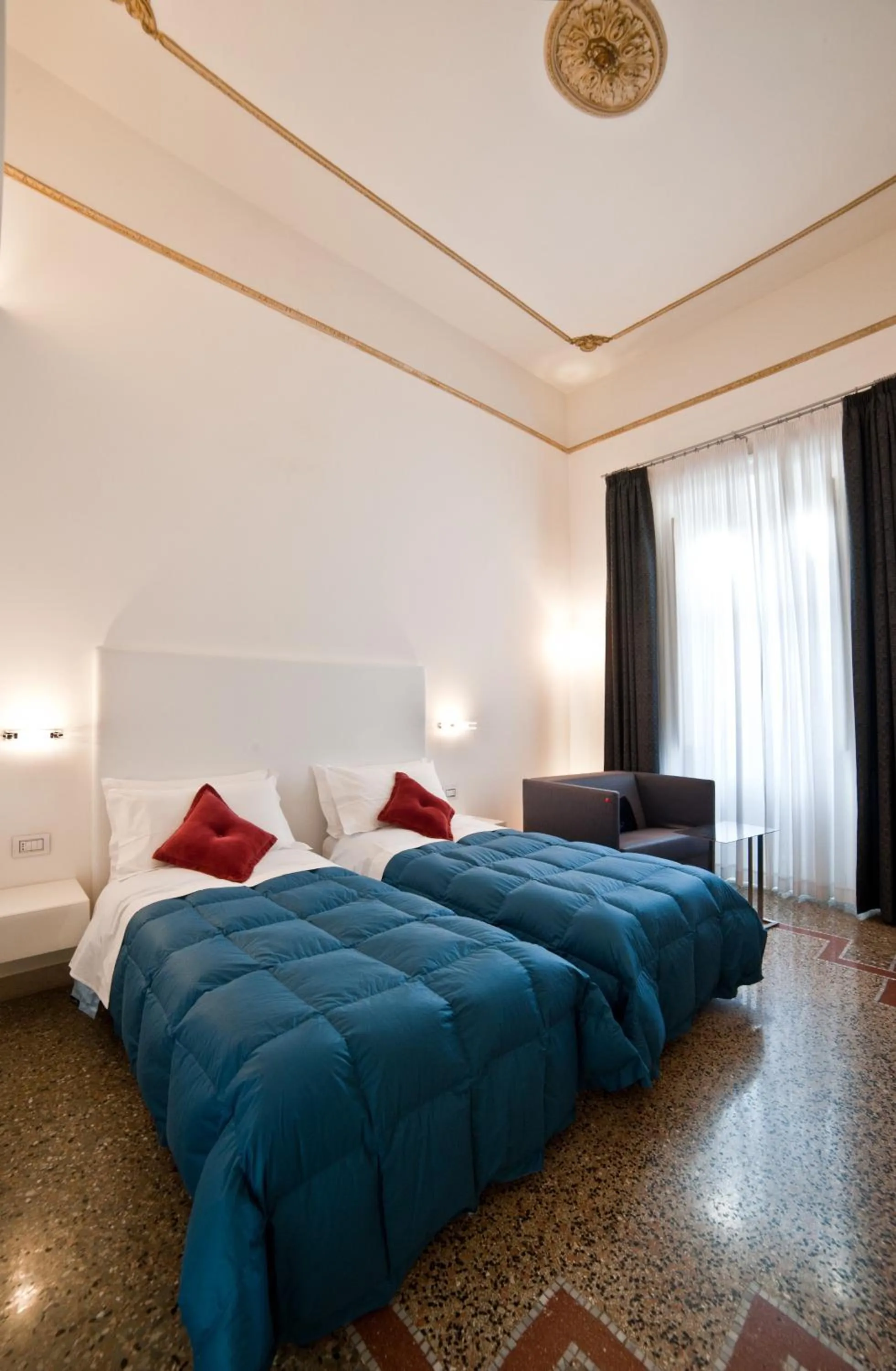 Day, Bed in Town House Cavour