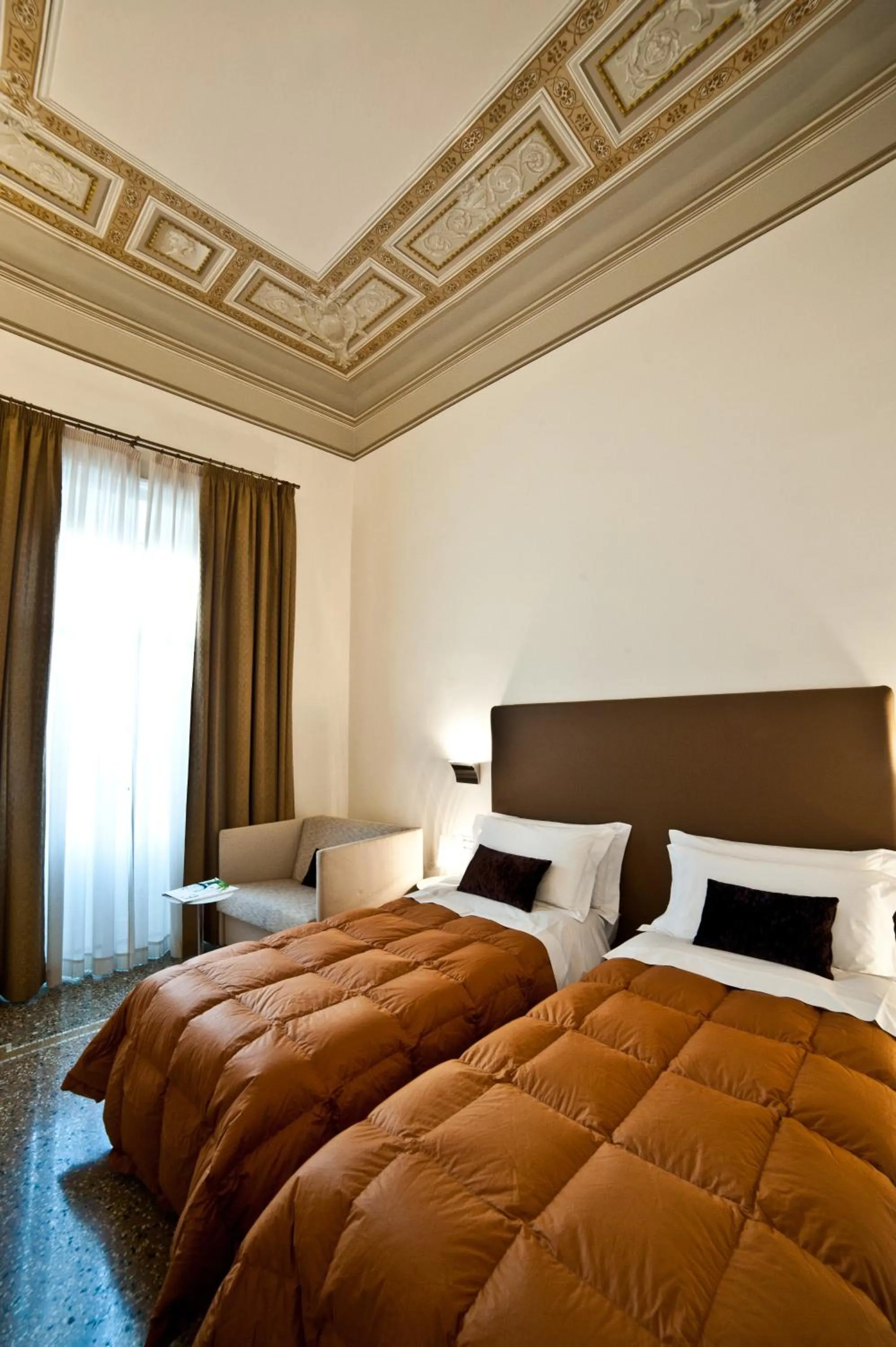 Day, Bed in Town House Cavour