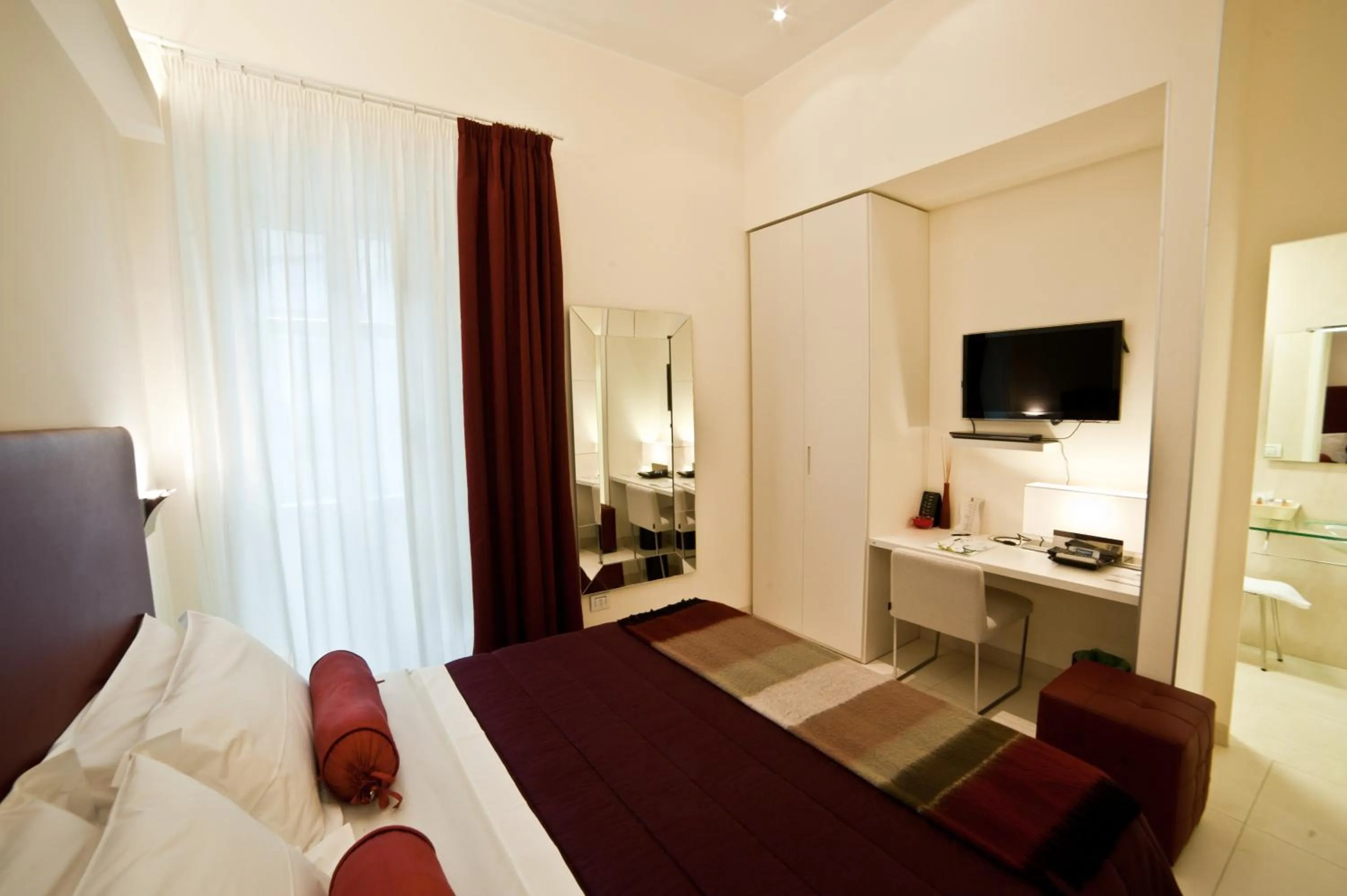 Day, Bed in Town House Cavour