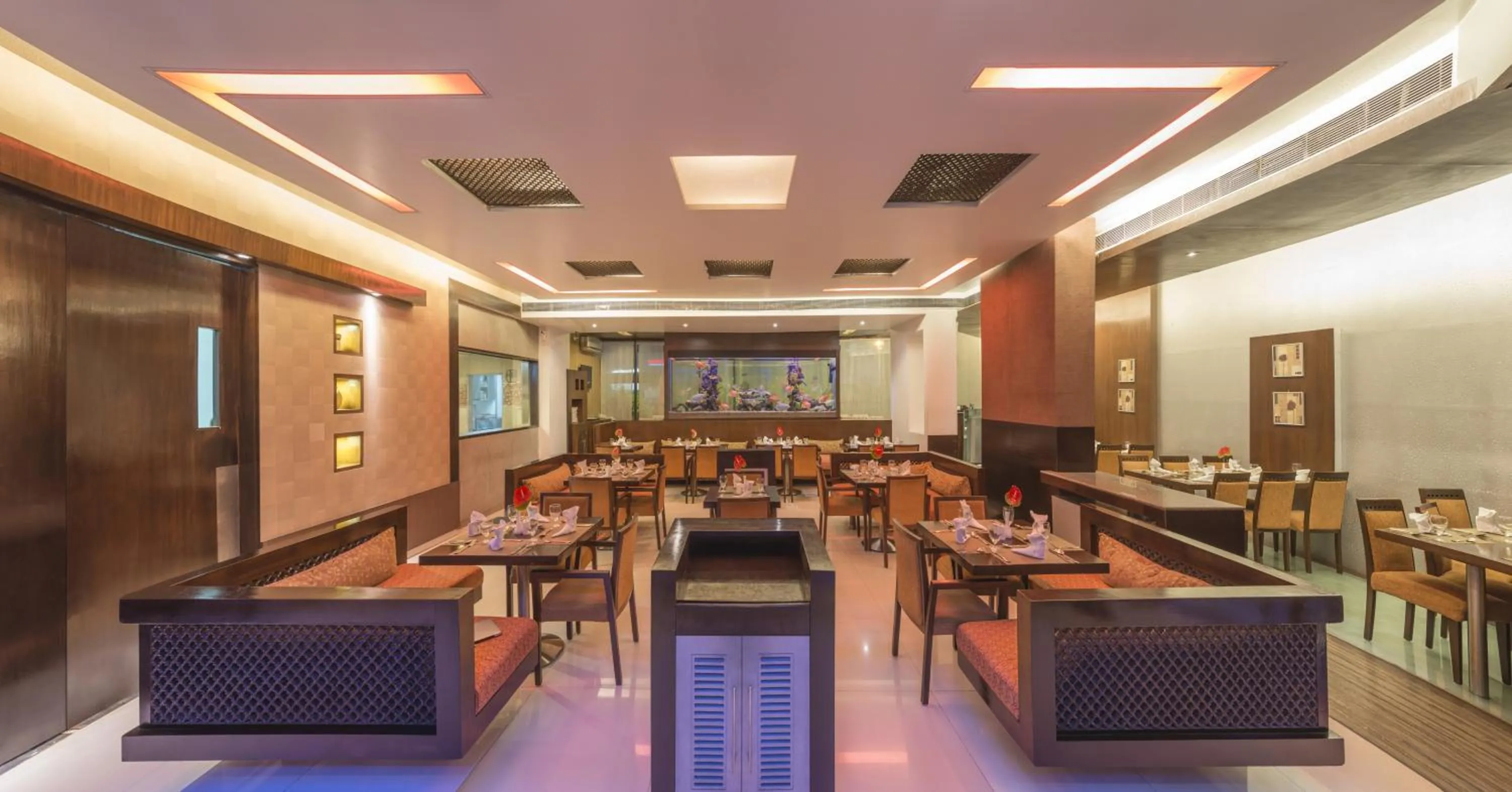 Restaurant/places to eat in The Regenza By Tunga