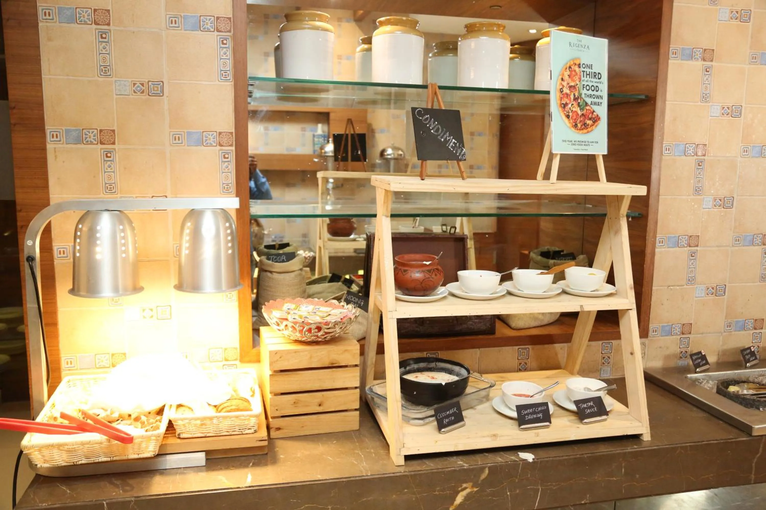 Restaurant/places to eat in The Regenza By Tunga