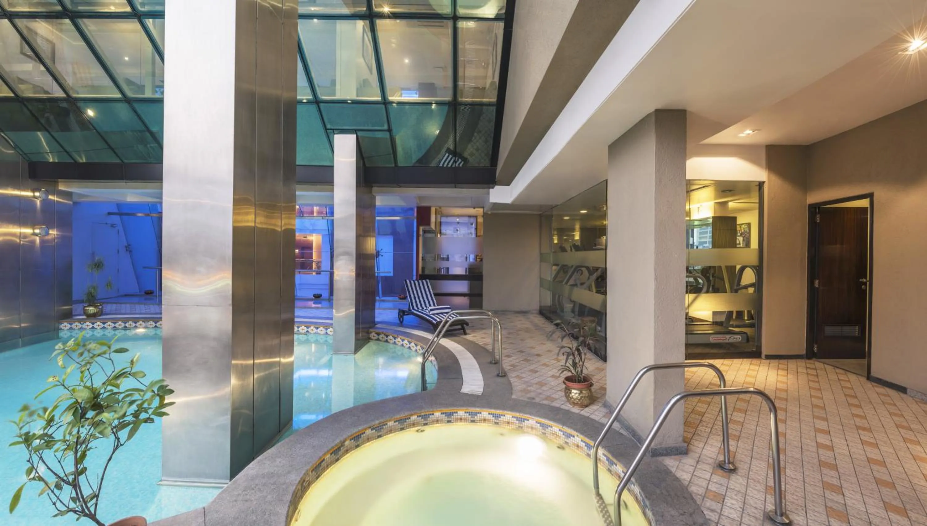 Swimming pool in The Regenza By Tunga