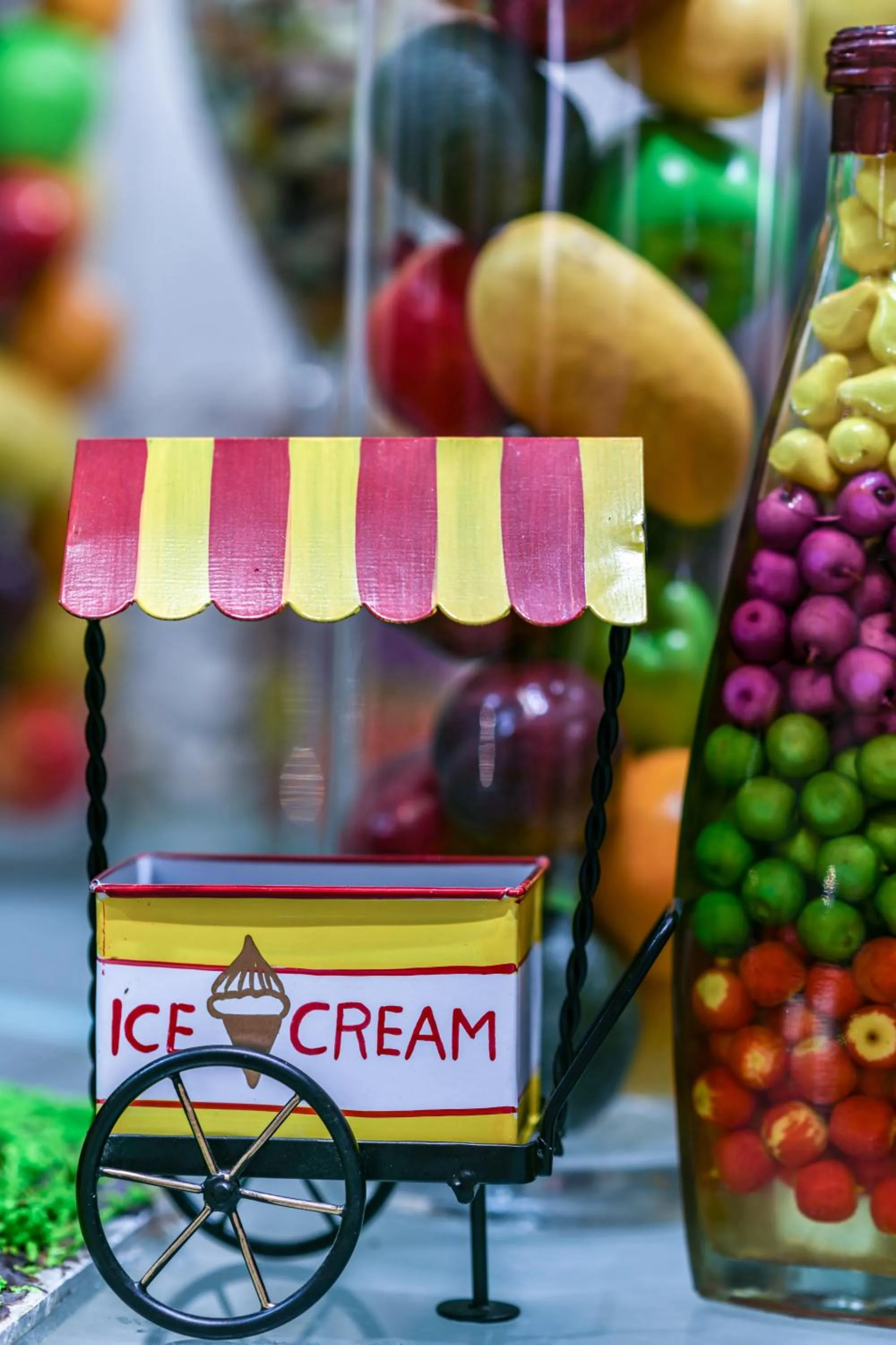 Restaurant/places to eat in The Regenza By Tunga