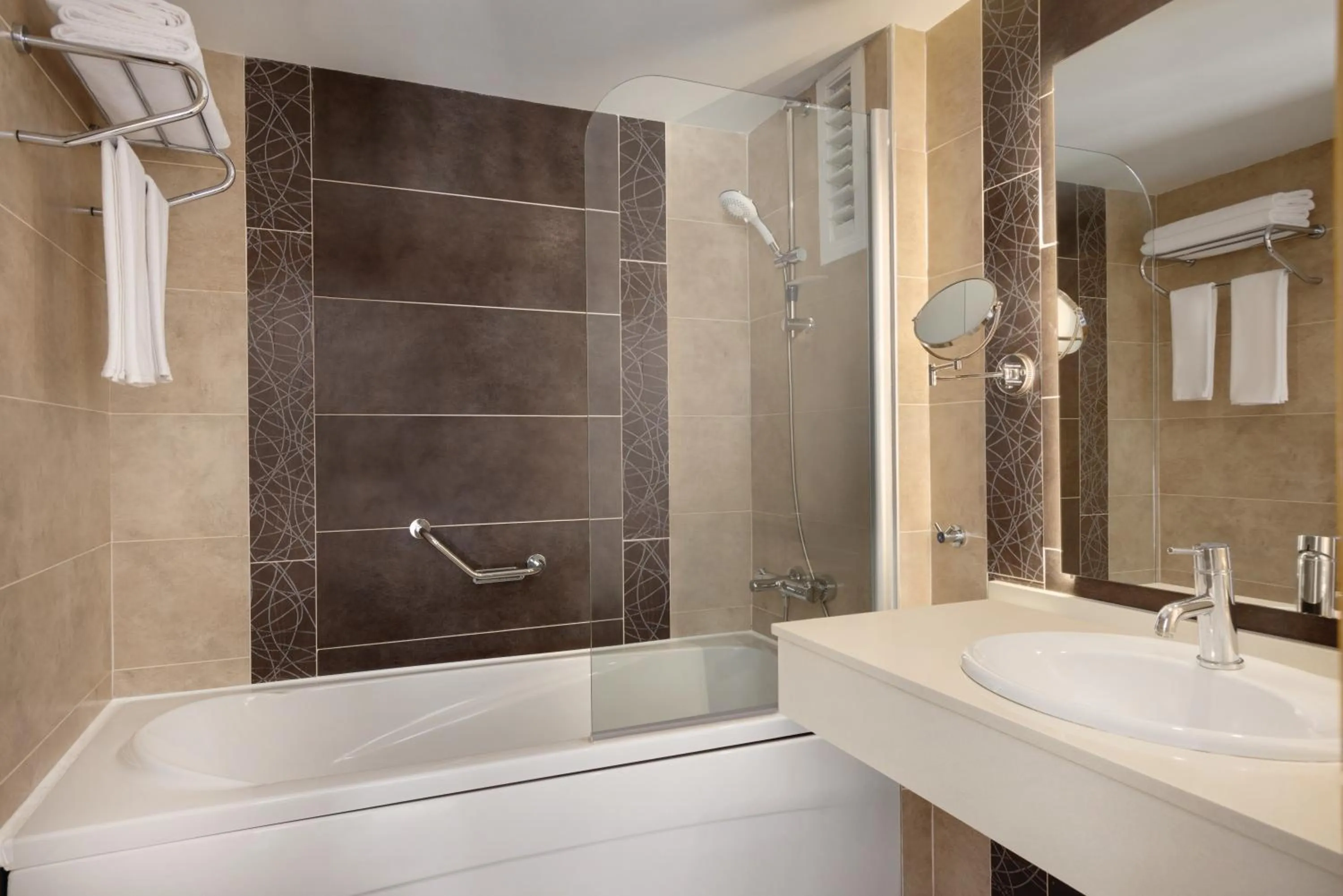 Bathroom in La Quinta by Wyndham Bodrum