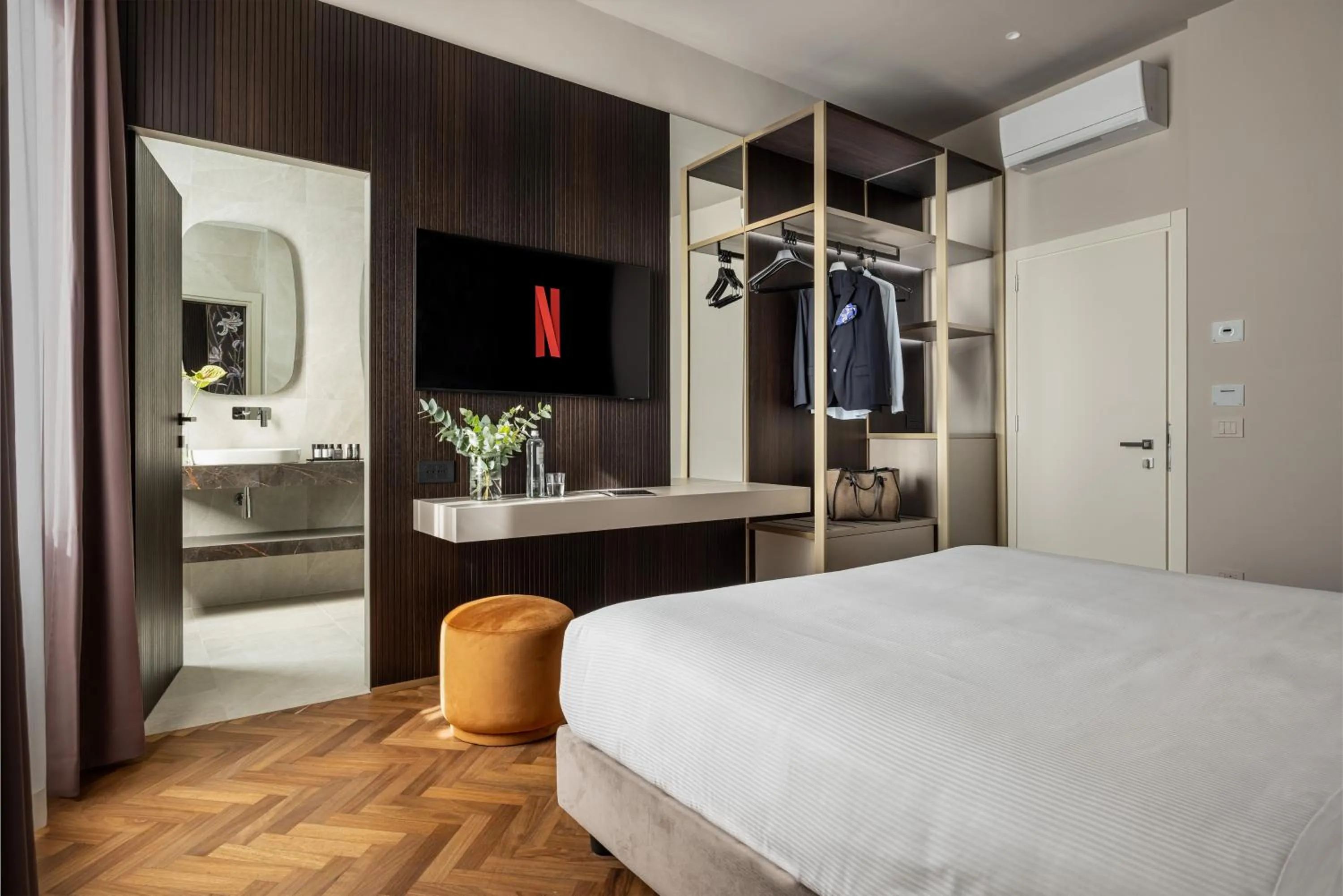 Bathroom, Bed in Aramis Deluxe Rooms