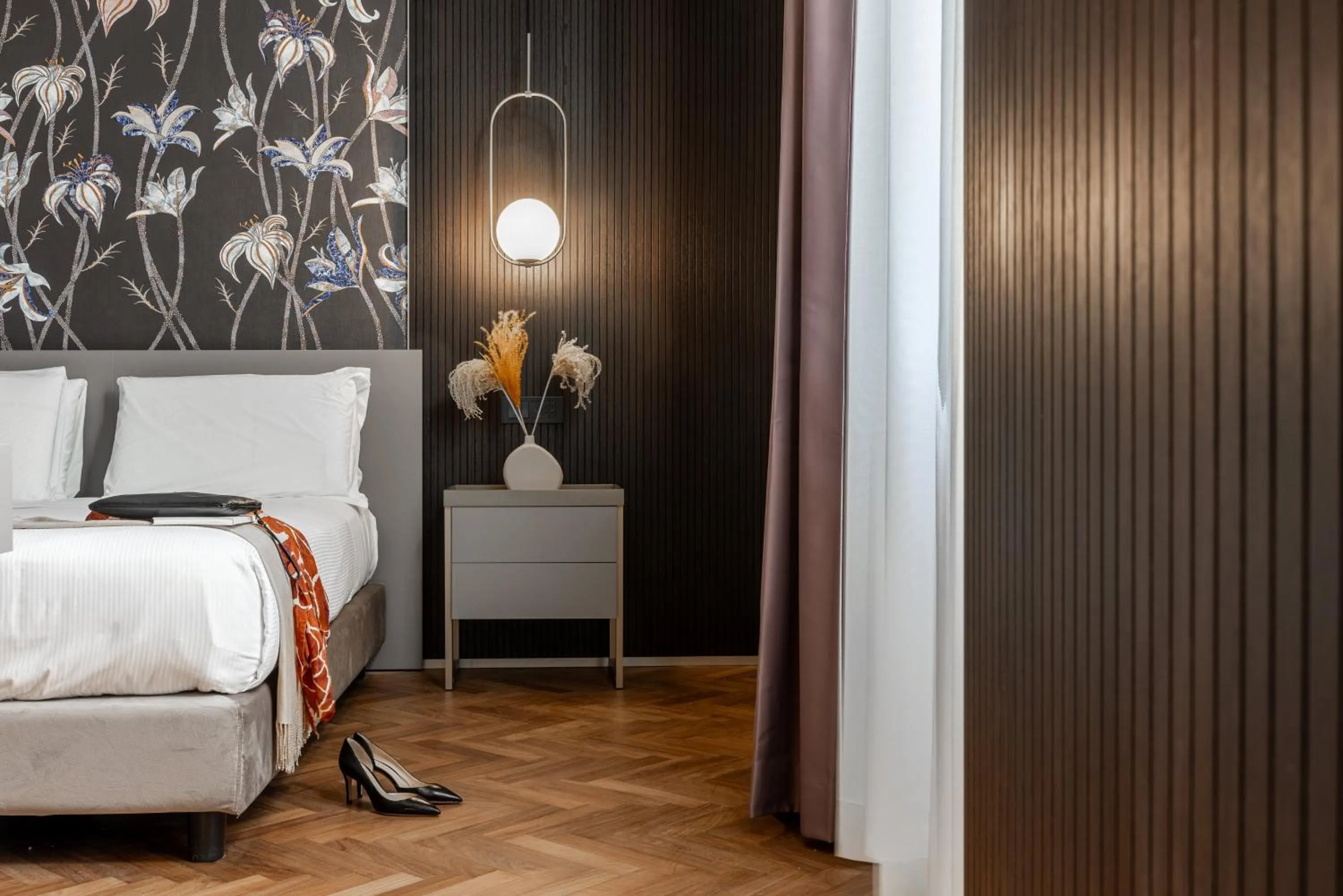 Bedroom, Bed in Aramis Deluxe Rooms