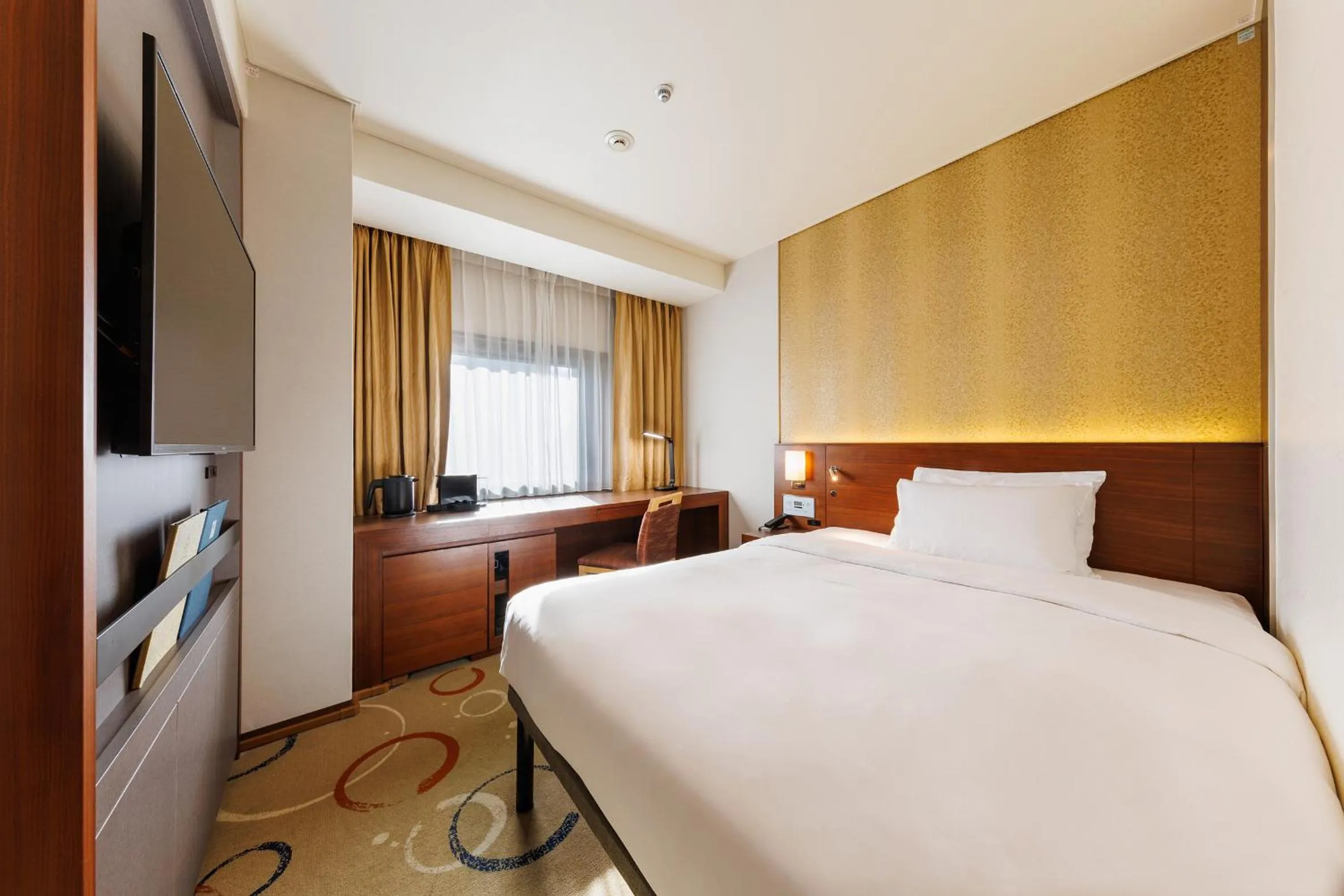 Bed in Hotel Metropolitan Edmont Tokyo