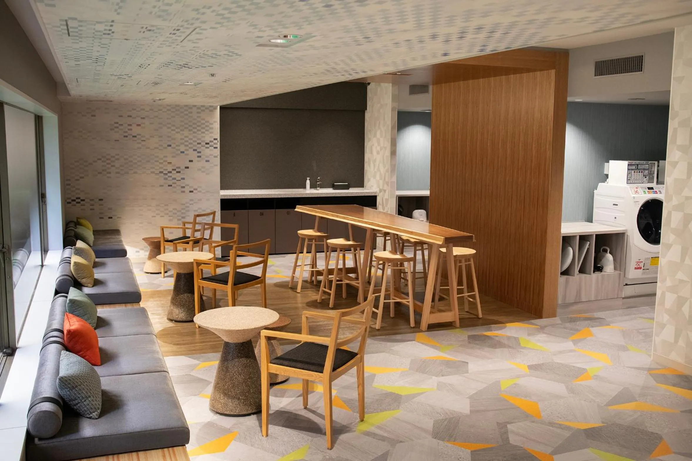 Communal lounge/ TV room in Hotel Metropolitan Edmont Tokyo