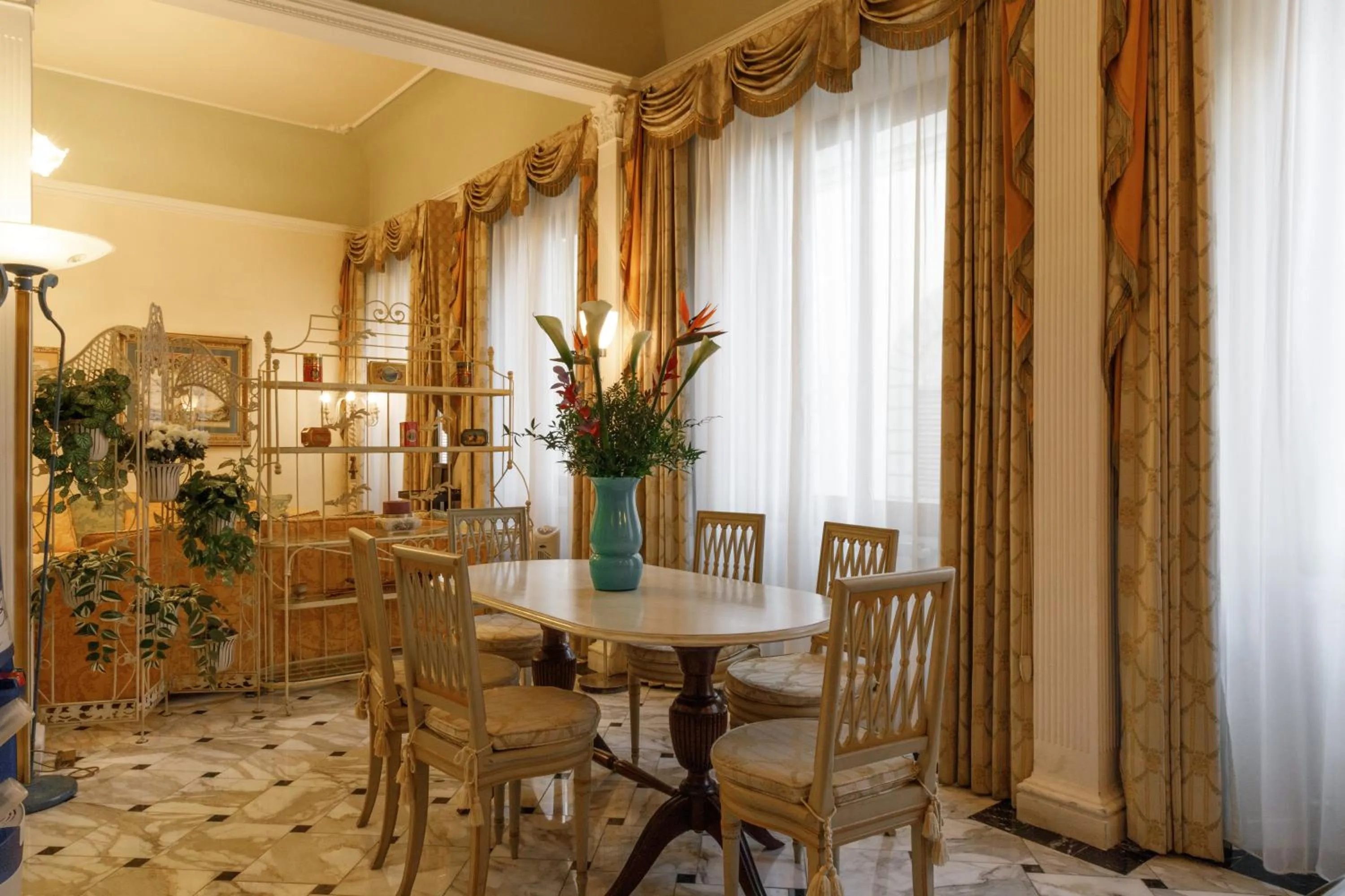 Seating area in Florence Dream Domus