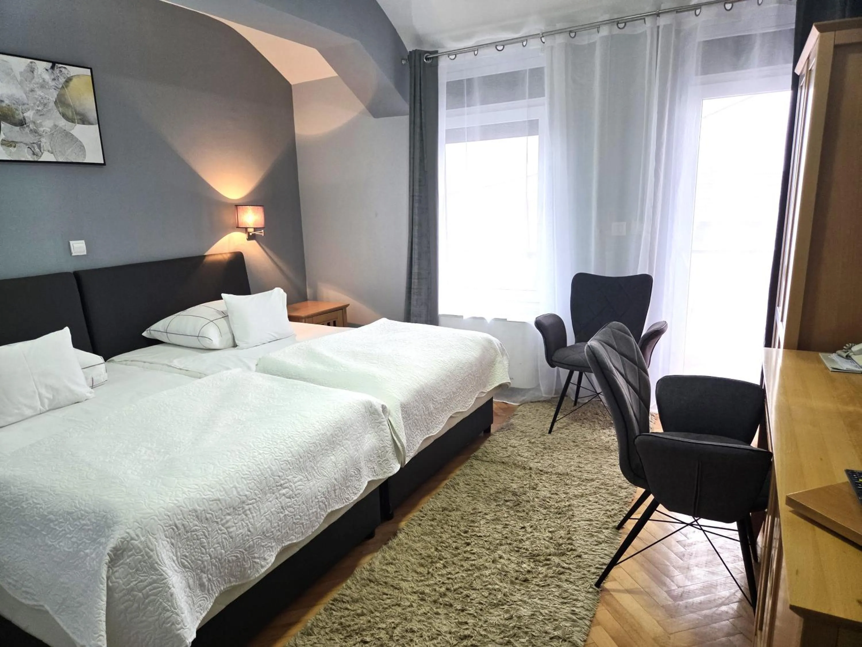 Bed in Hotel Millennium