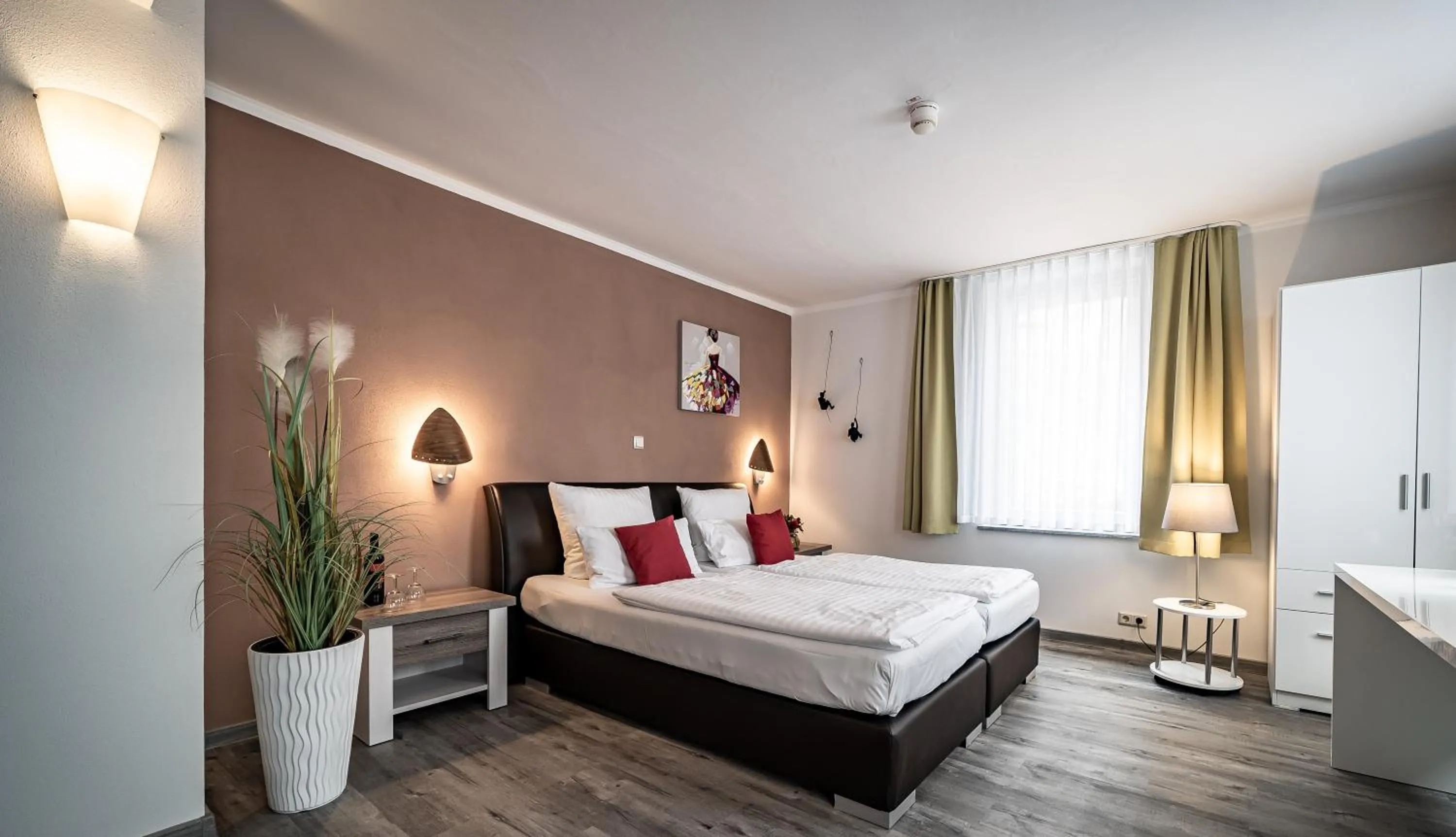 Photo of the whole room, Bed in Le petit Palais - Hotel/Pension