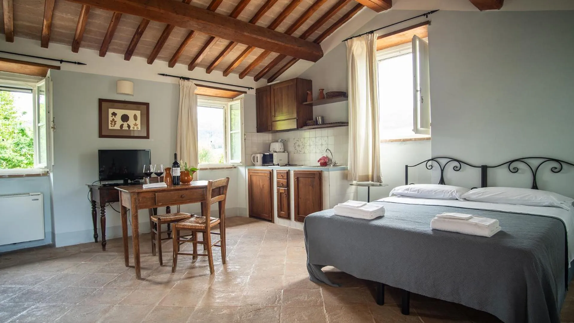 Kitchen or kitchenette, Bed in Casale Merlino