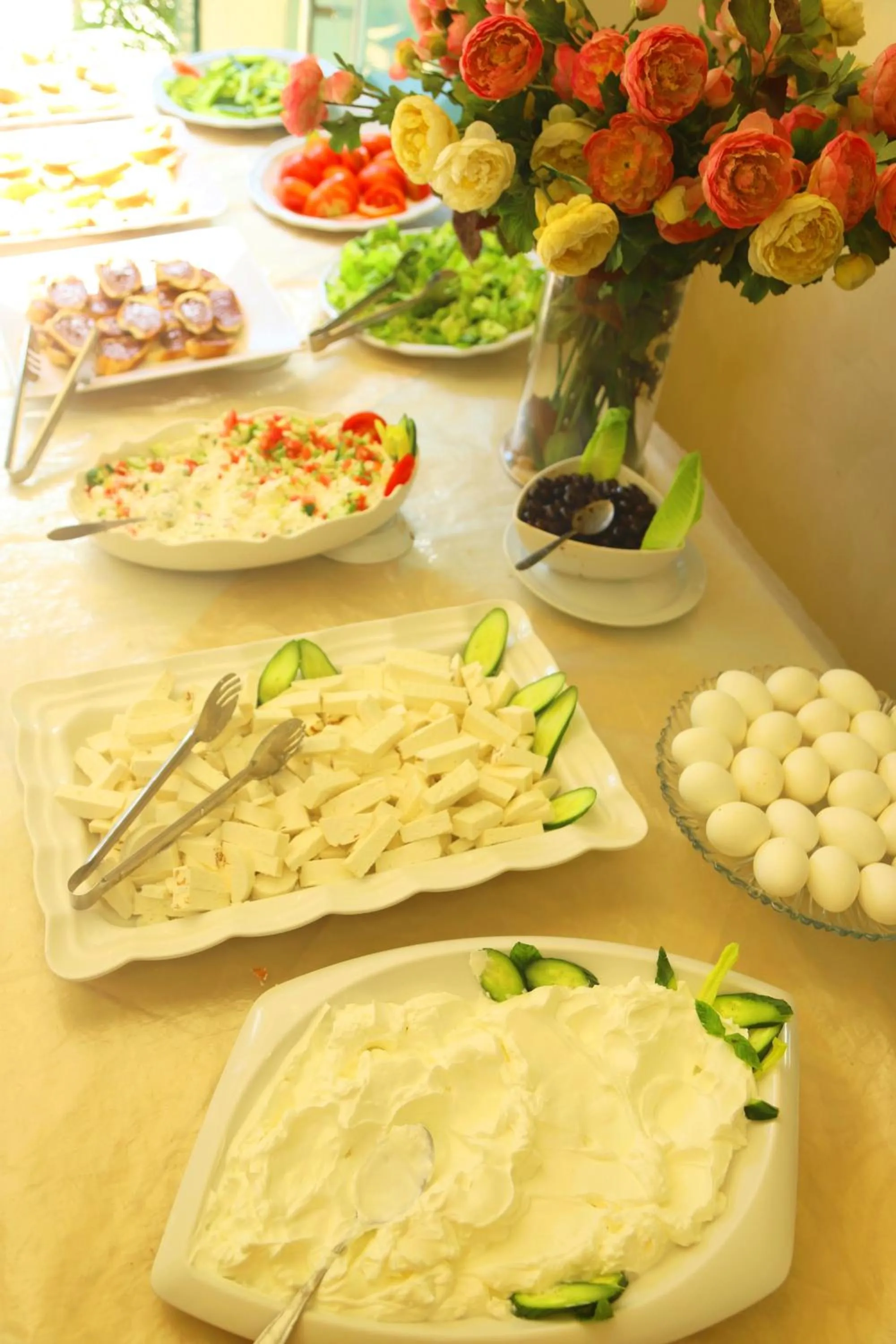 Food and drinks in Royal Garden Hotel