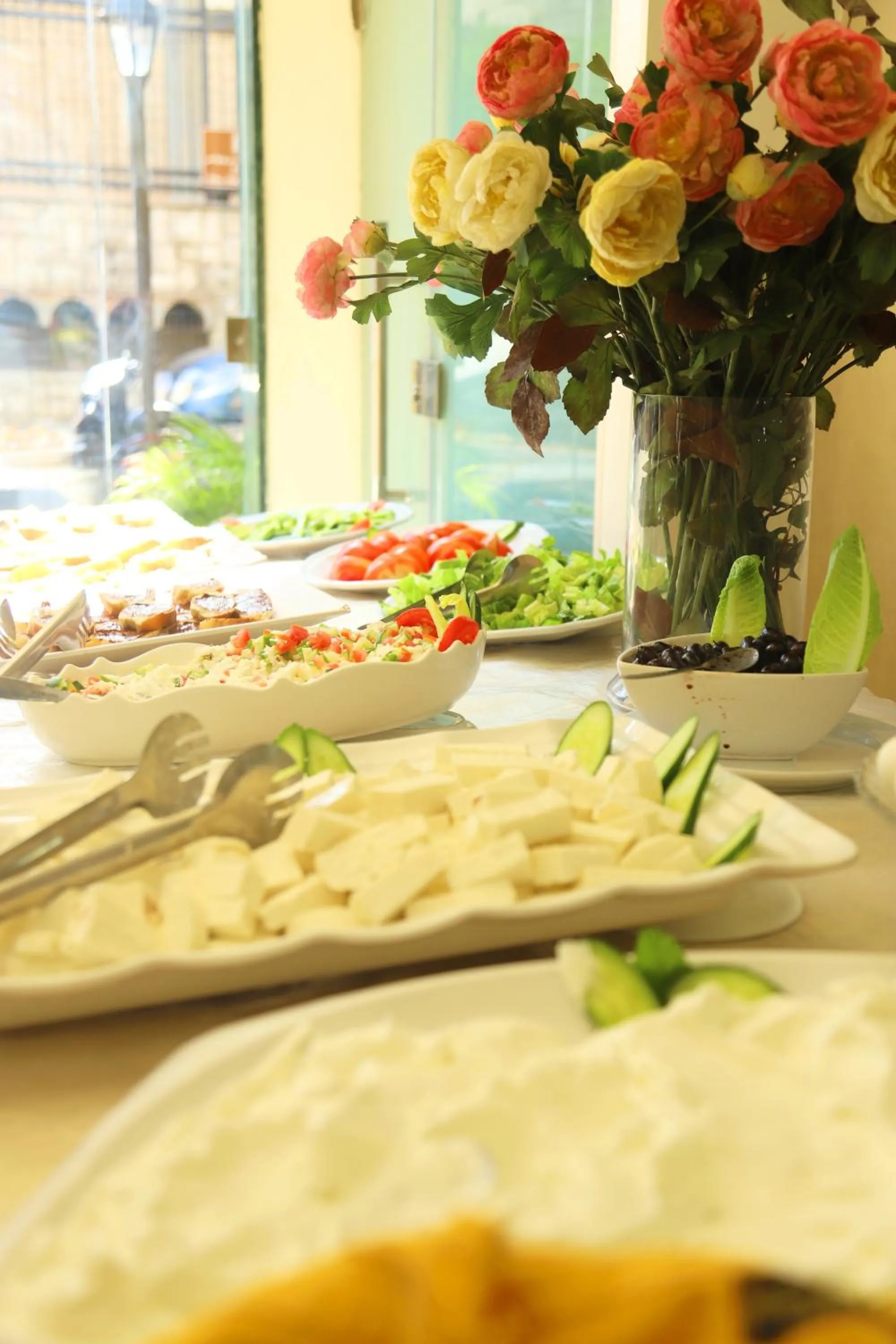 Food and drinks in Royal Garden Hotel