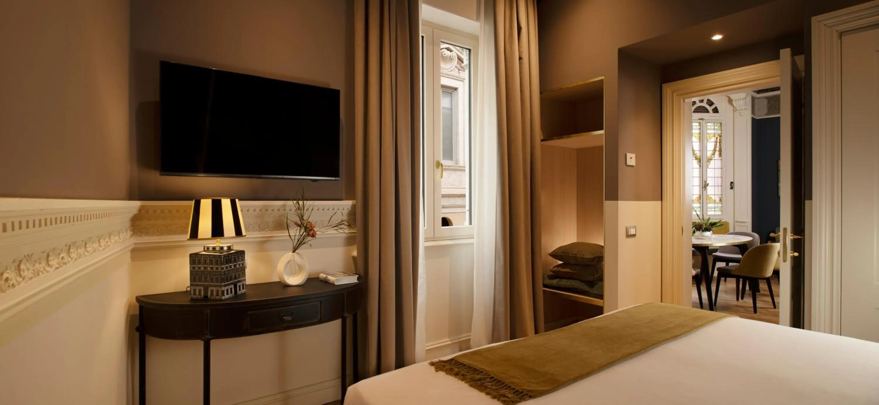 Bed in Elizabeth Unique Hotel | a Member of Design Hotels™