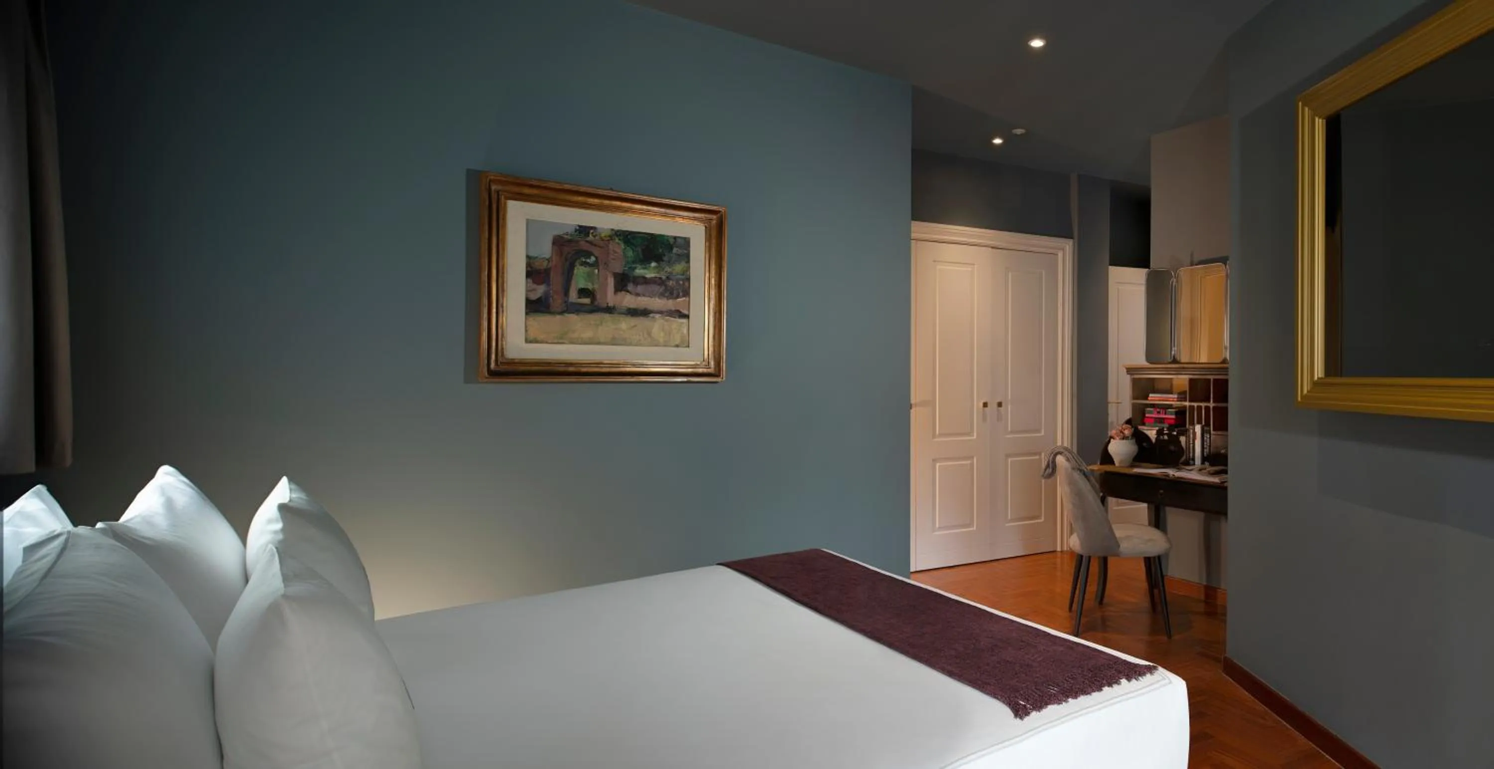 Bed in Elizabeth Unique Hotel | a Member of Design Hotels™