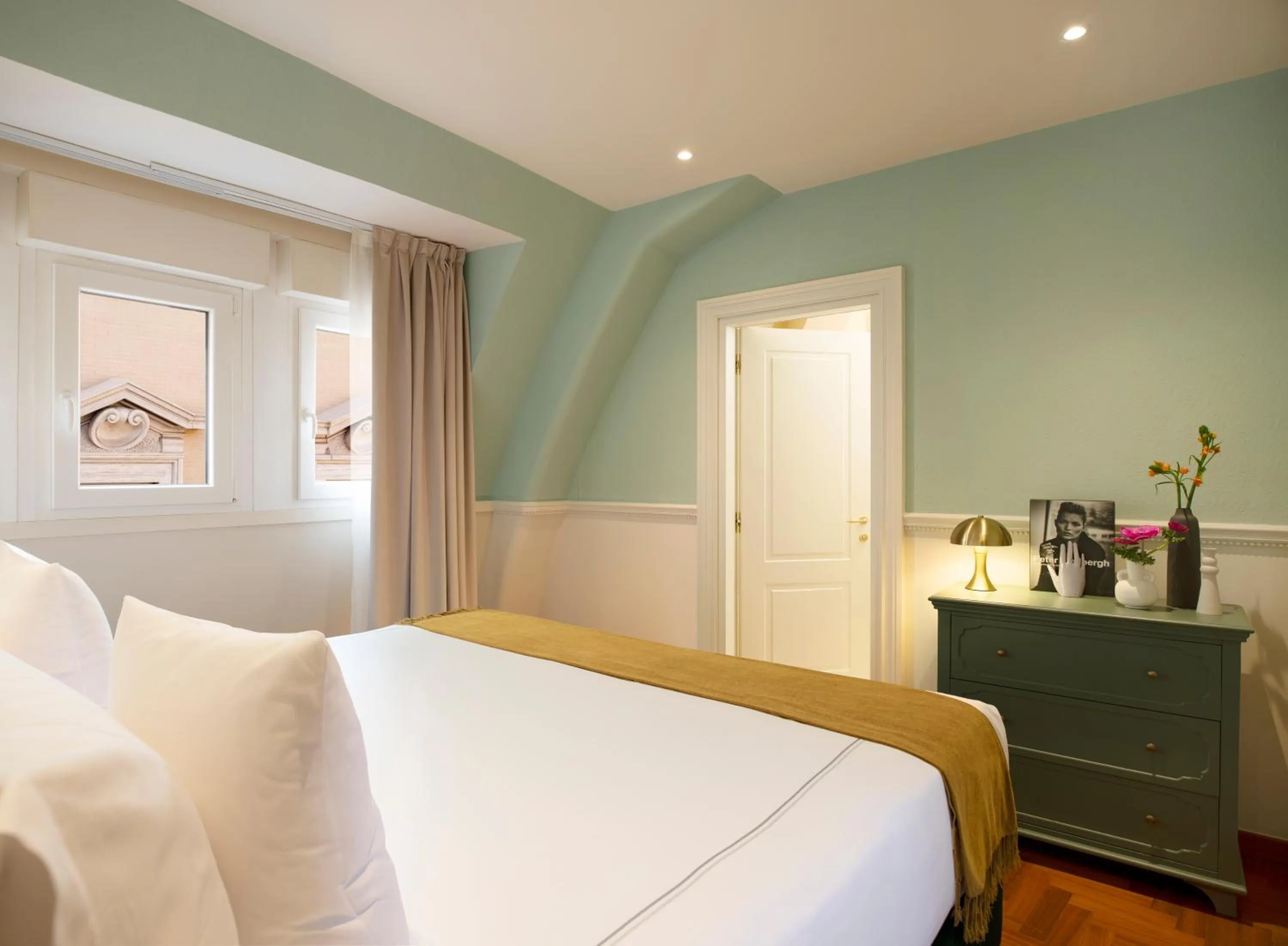 Bed in Elizabeth Unique Hotel | a Member of Design Hotels™