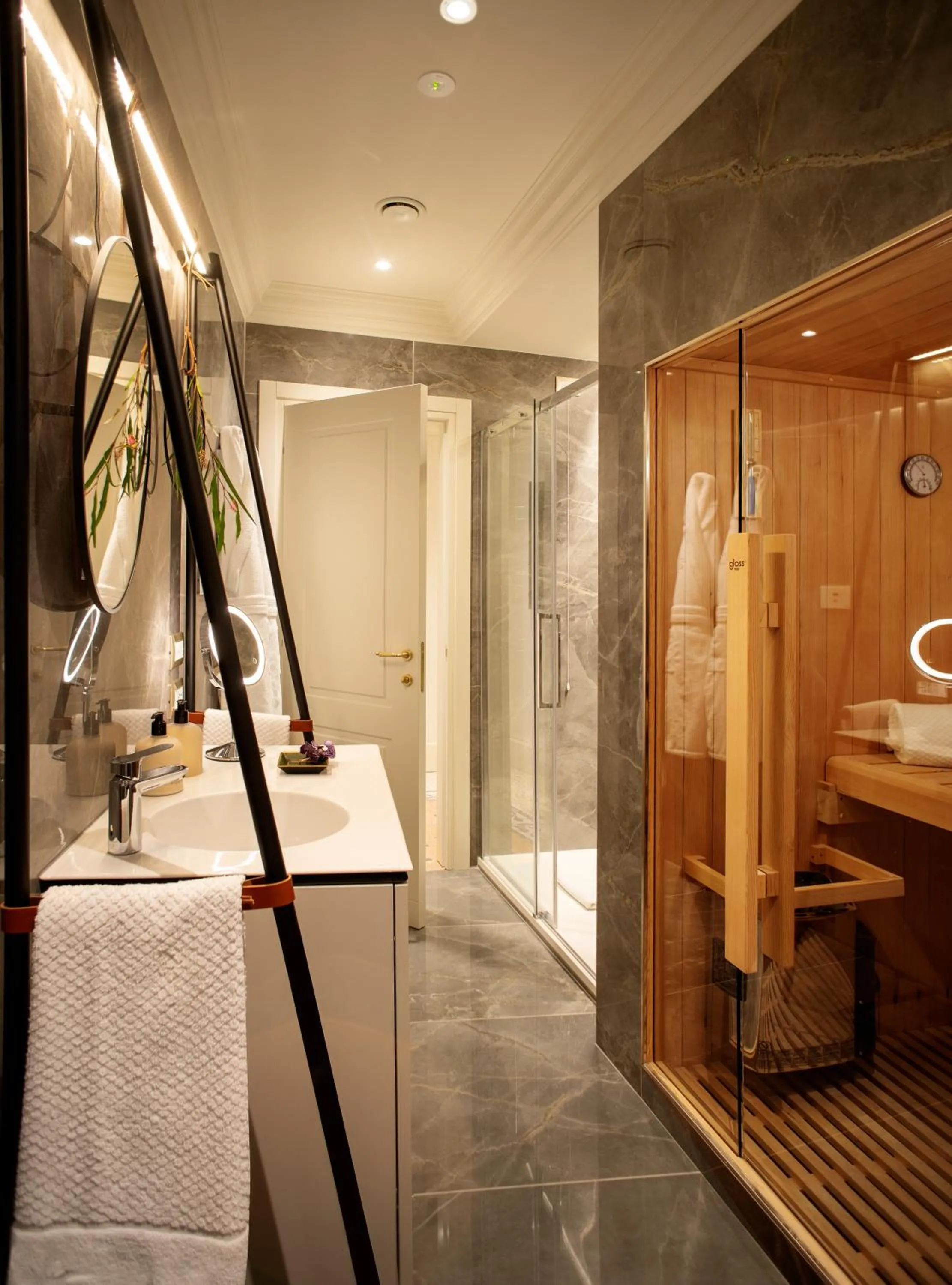 Shower in Elizabeth Unique Hotel | a Member of Design Hotels™