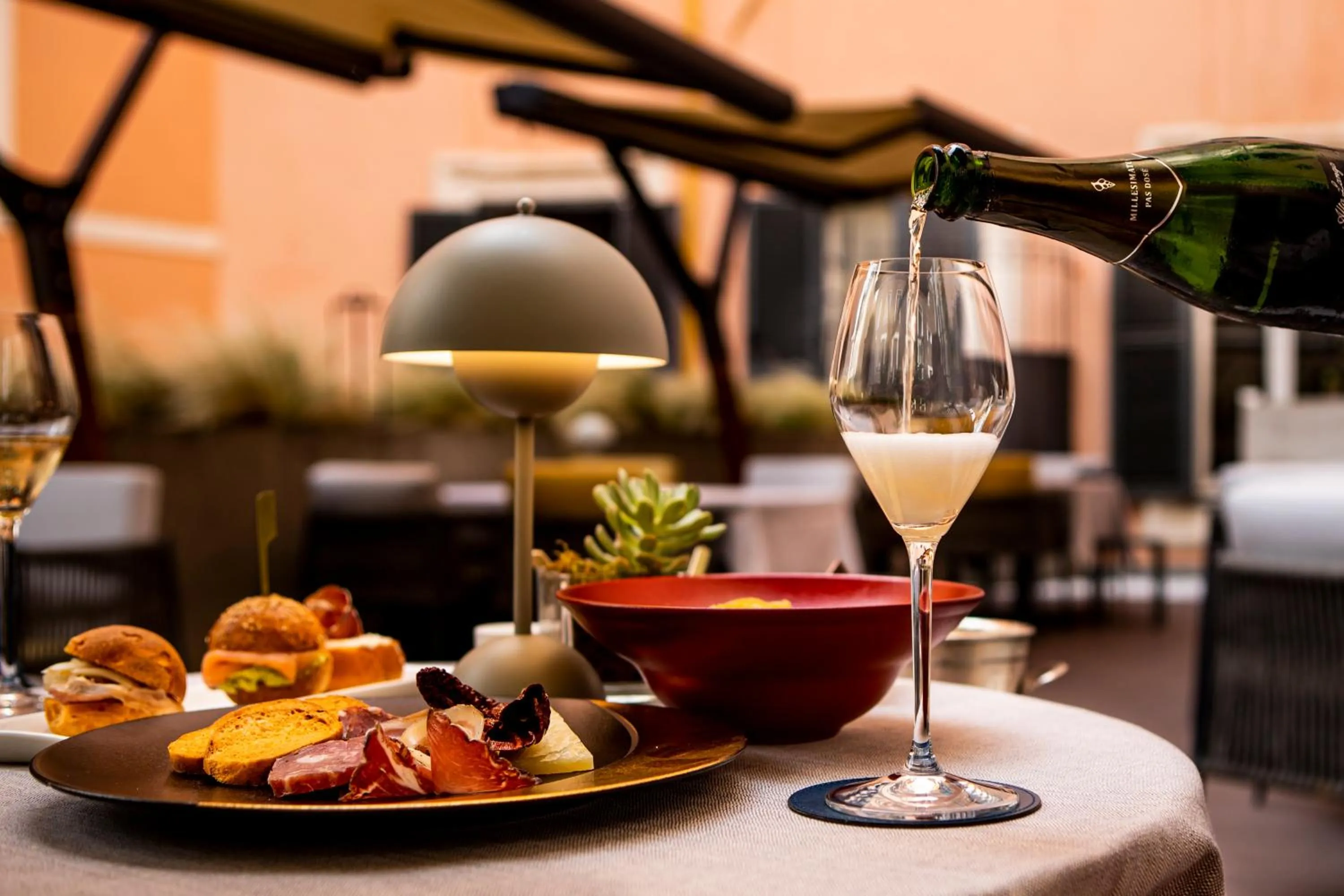 Restaurant/places to eat in Elizabeth Unique Hotel | a Member of Design Hotels™