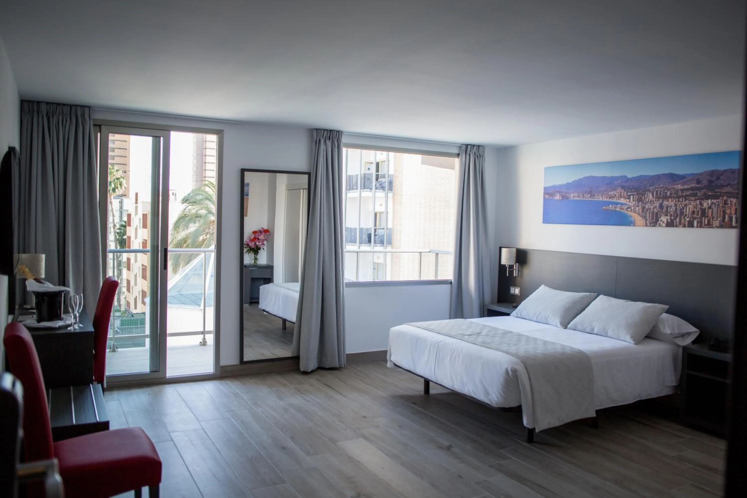 Photo of the whole room, Bed in Los Álamos