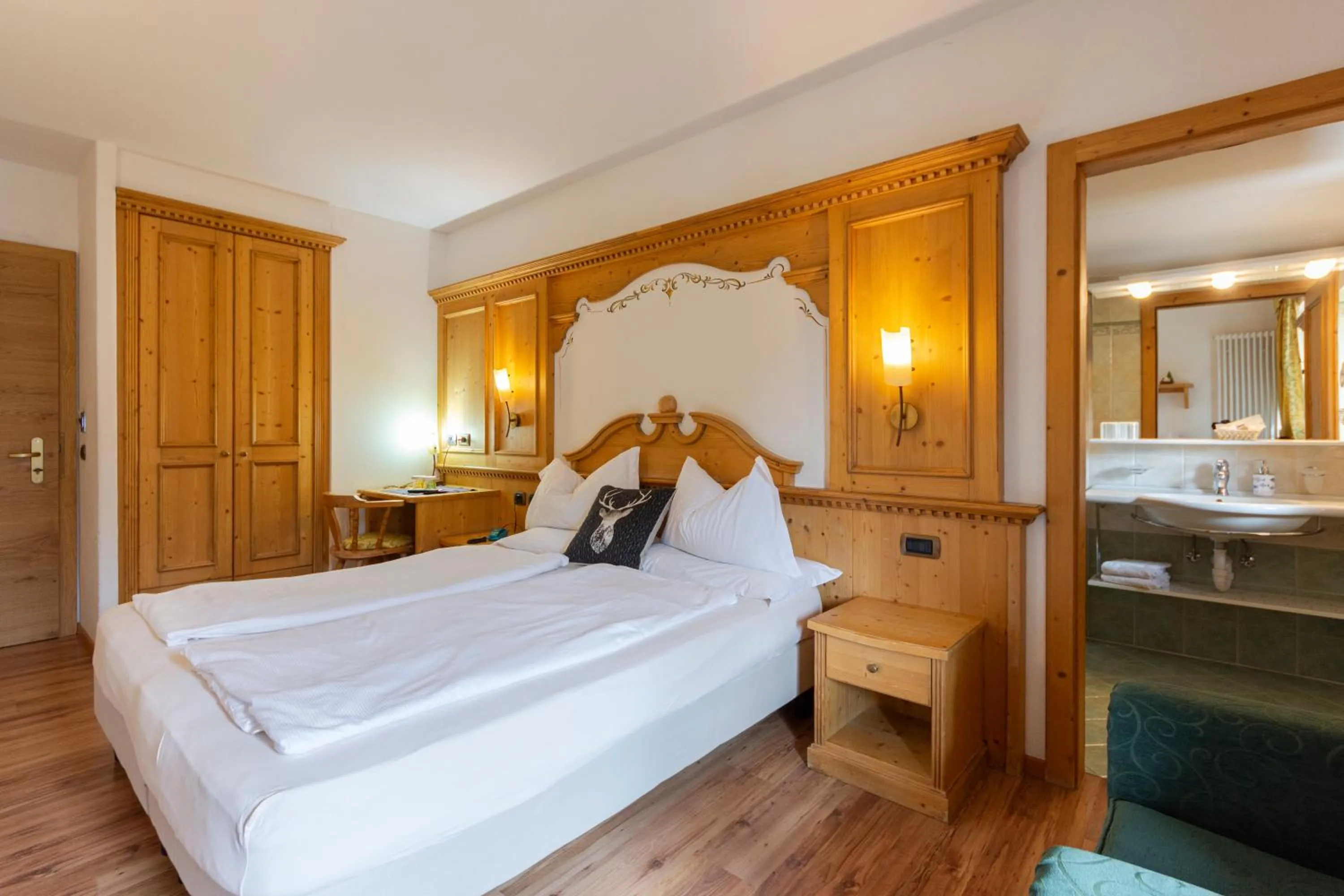 Bed in Monza Dolomites Hotel