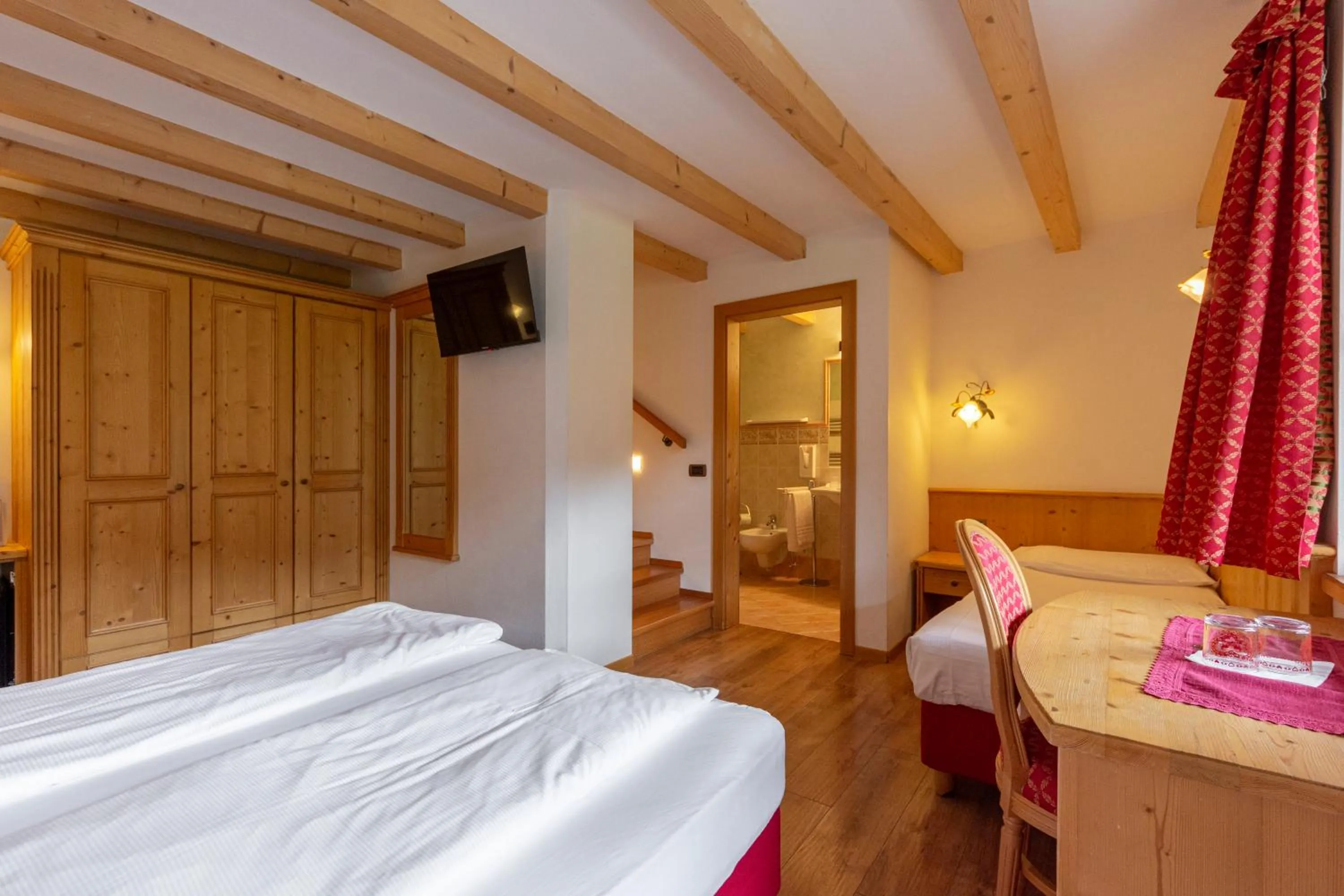 Bed in Monza Dolomites Hotel