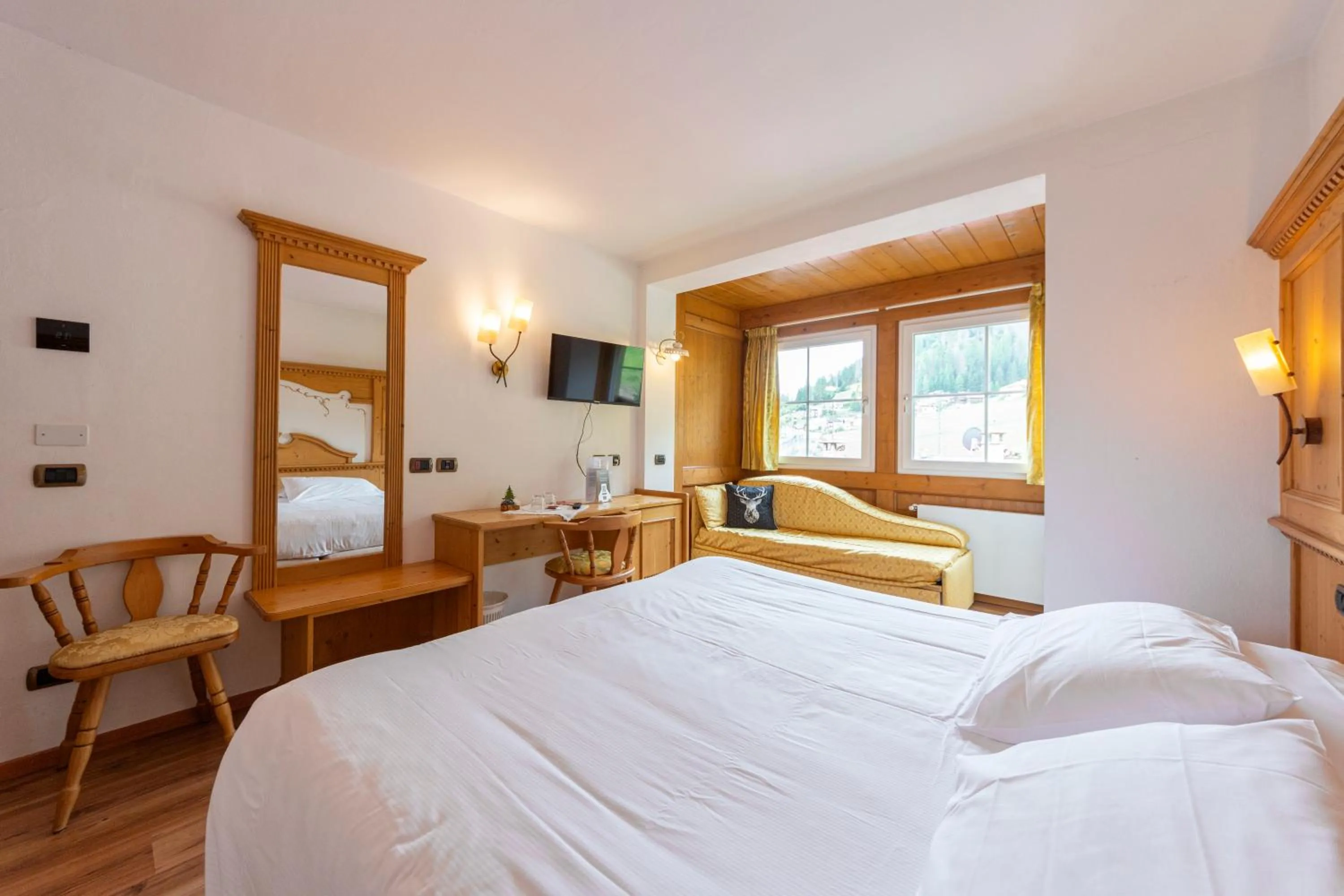 Bed in Monza Dolomites Hotel